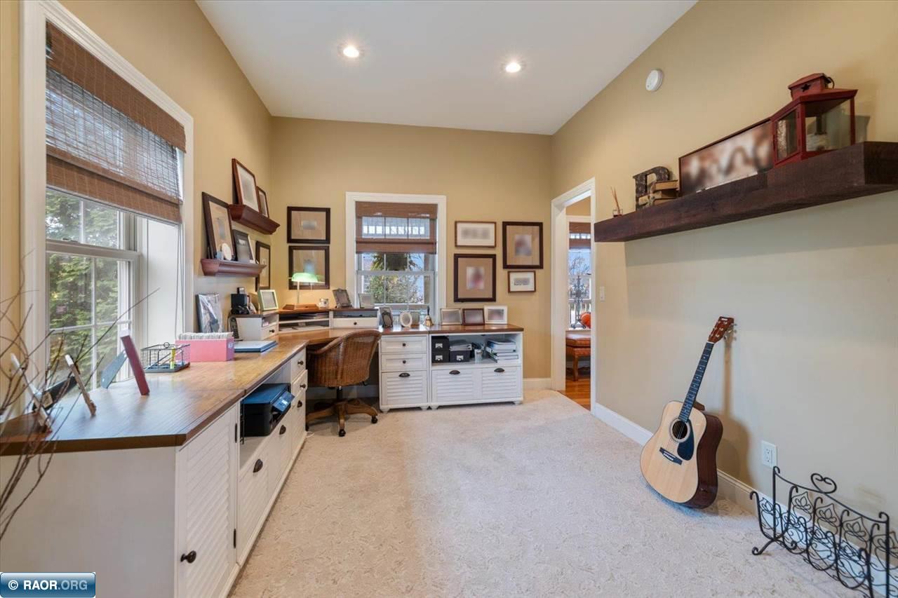 303 N Fairview Circle