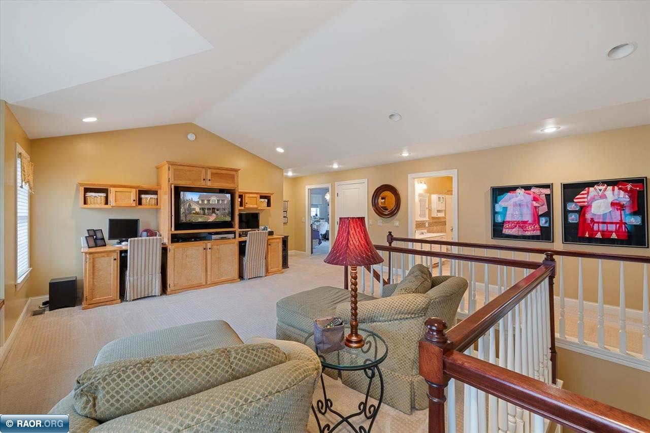 303 N Fairview Circle