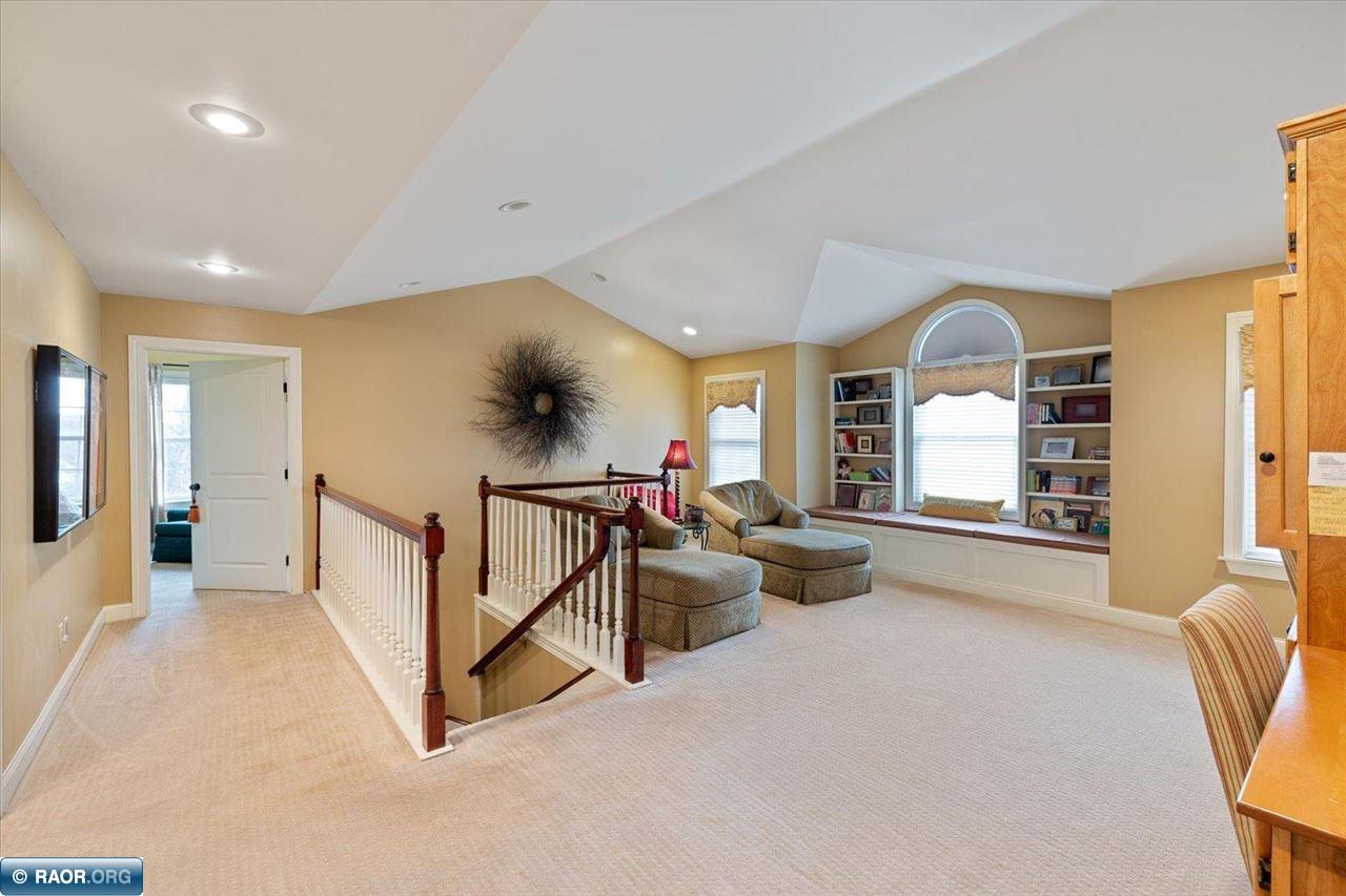 303 N Fairview Circle