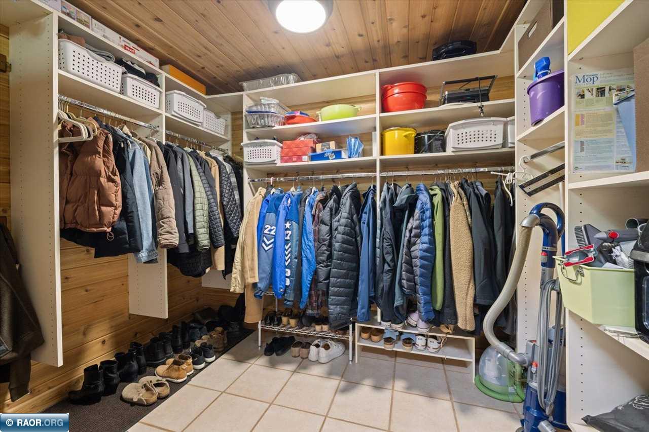 303 N Fairview Circle