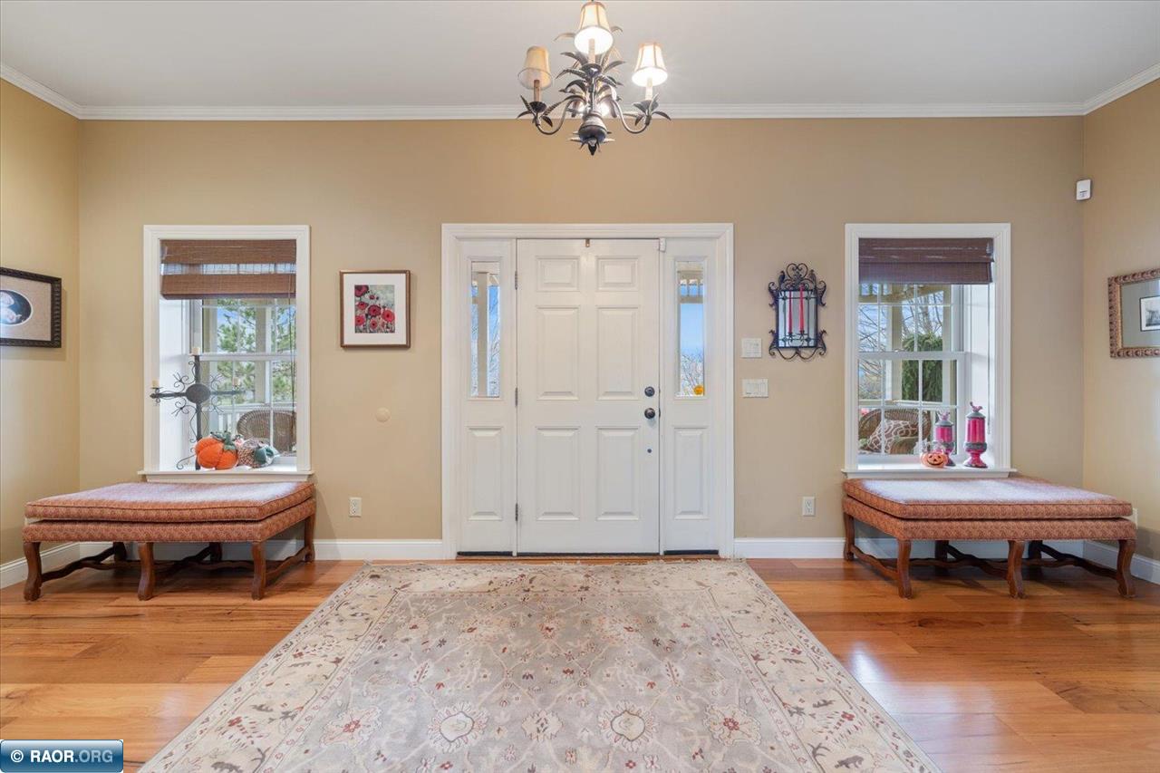 303 N Fairview Circle