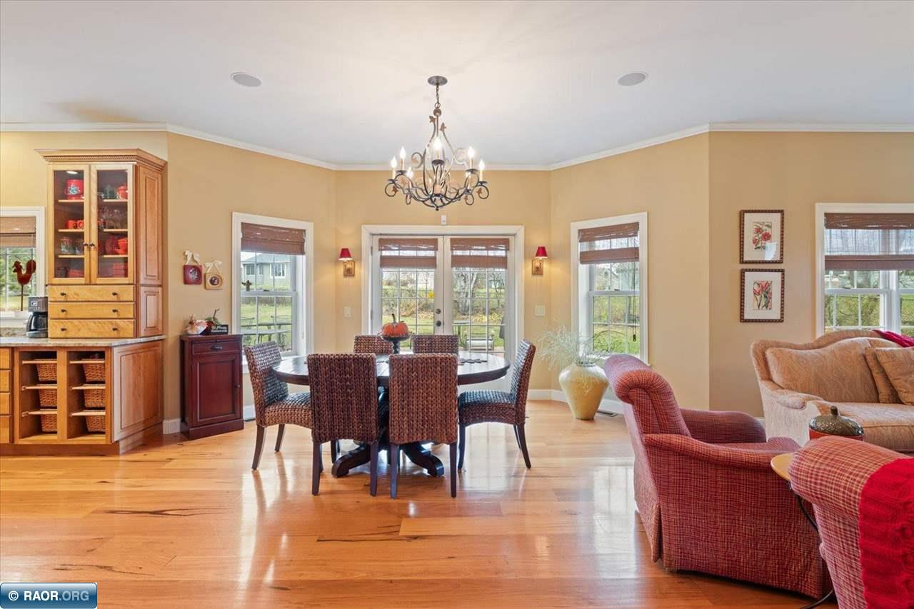 303 N Fairview Circle