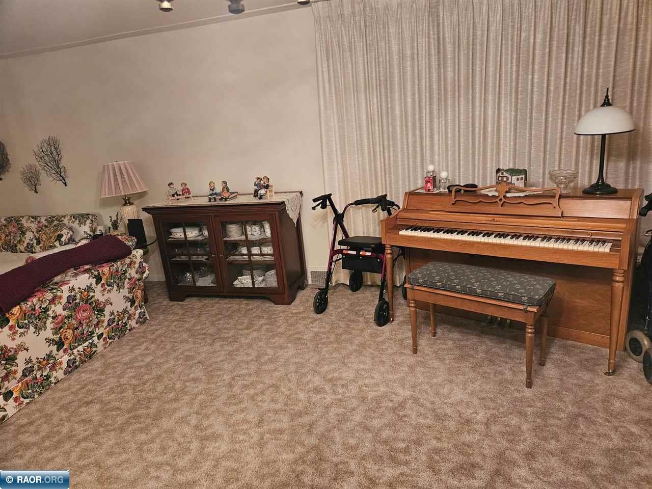 816 E 25th st, Hibbing, MN 55746 Listing Photo  14