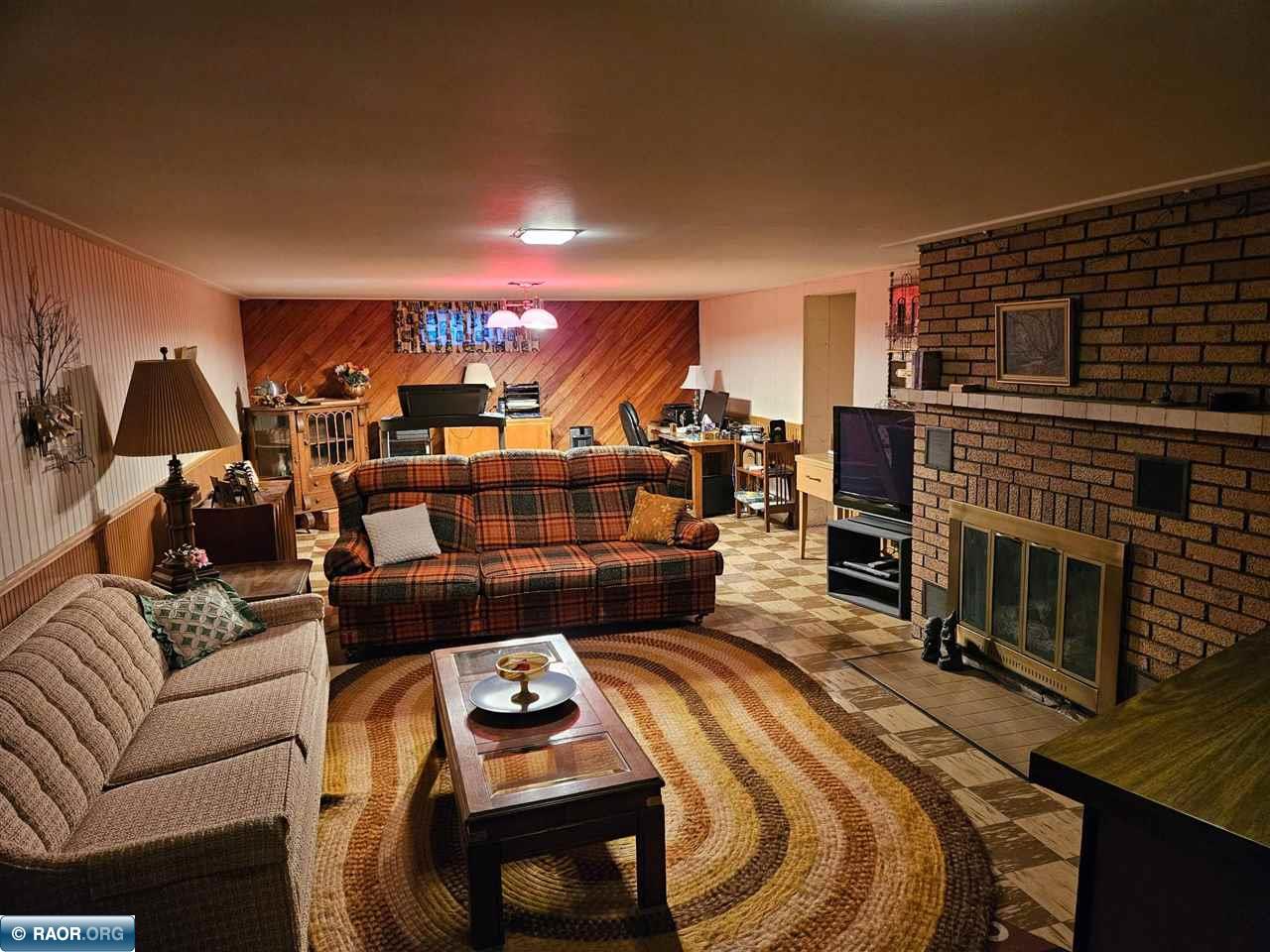 816 E 25th st, Hibbing, MN 55746 Listing Photo  18