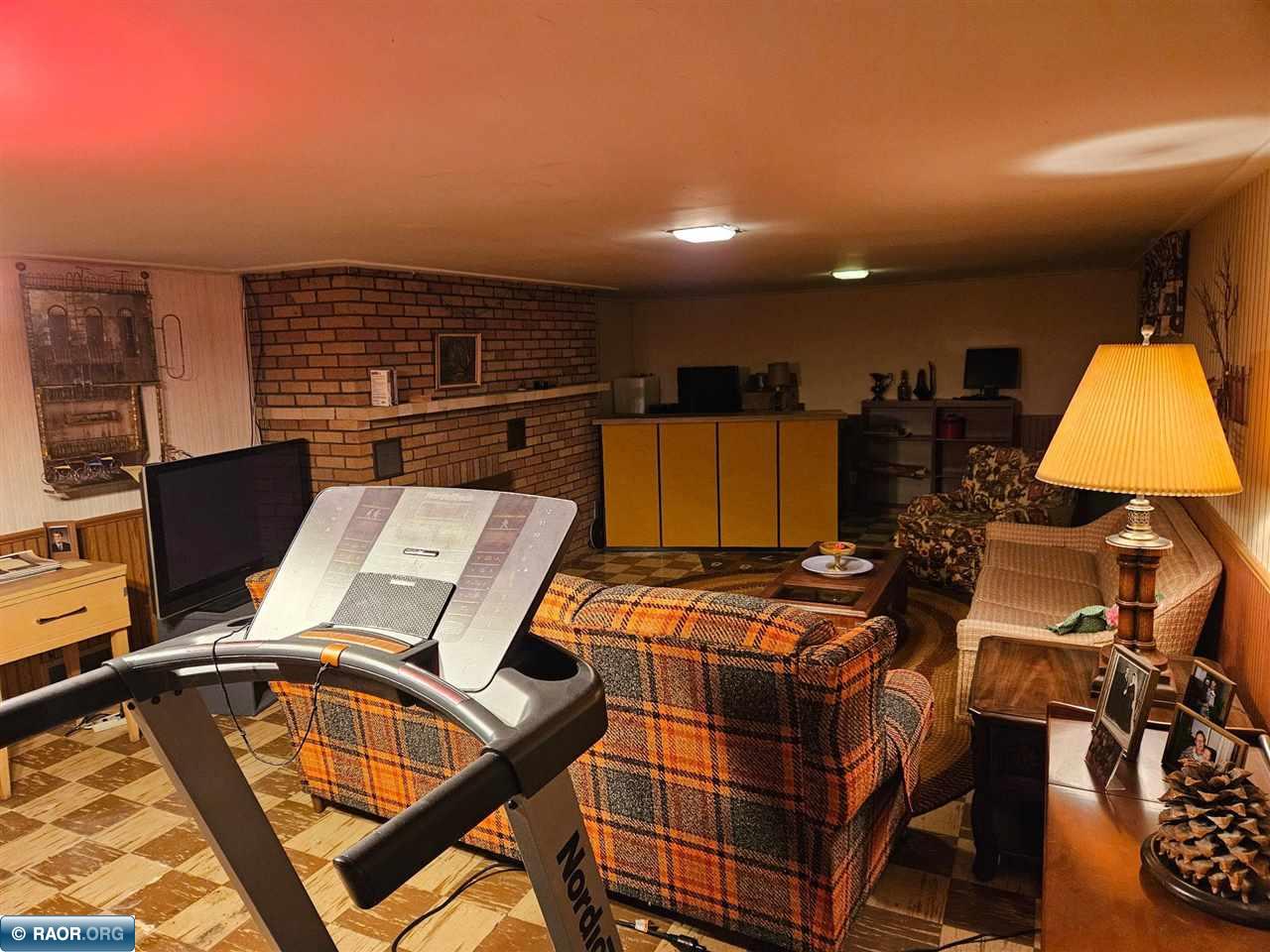 816 E 25th st, Hibbing, MN 55746 Listing Photo  21