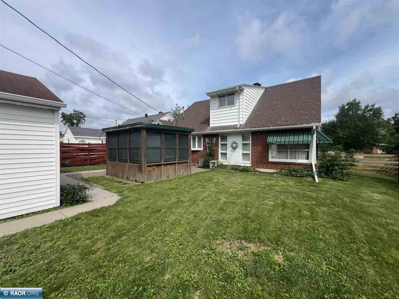 816 E 25th st, Hibbing, MN 55746 Listing Photo  4