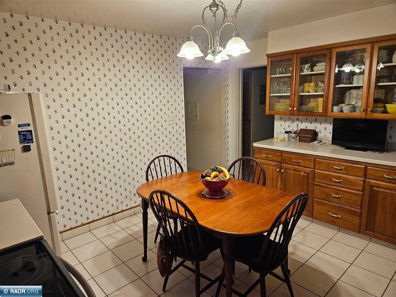 816 E 25th st, Hibbing, MN 55746 Listing Photo  35