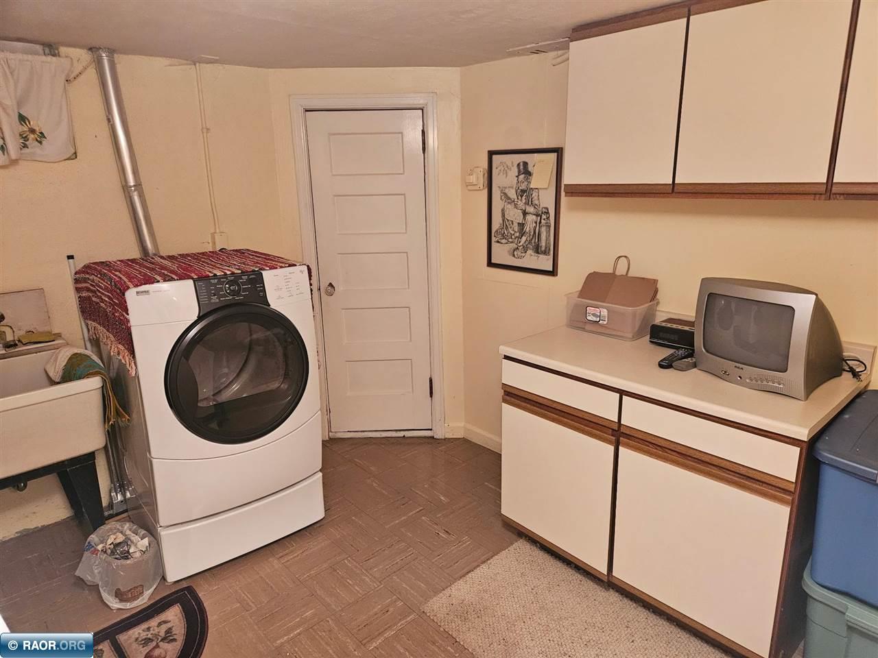 816 E 25th st, Hibbing, MN 55746 Listing Photo  36