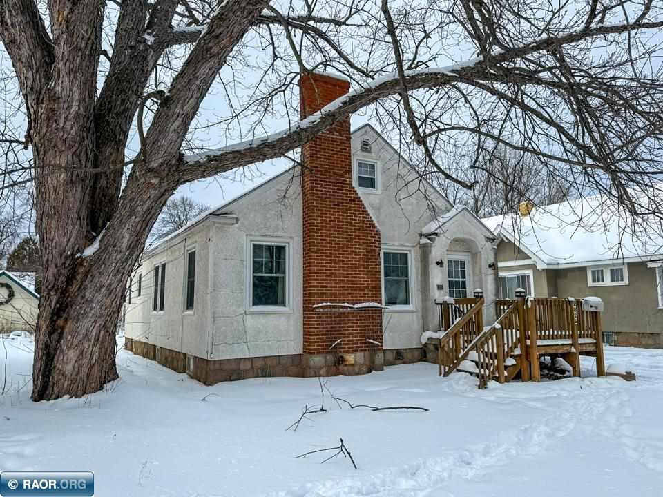 2825 3rd Ave E, Hibbing, MN 55746 Listing Photo  3