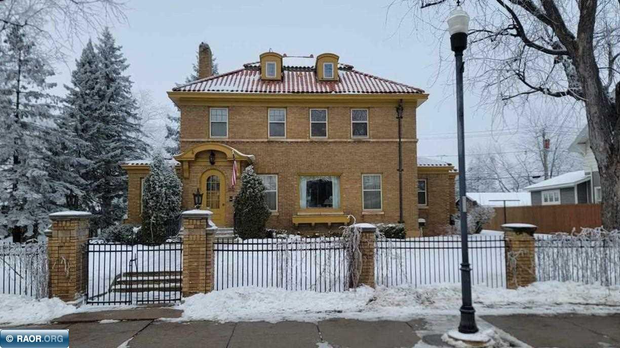 1001 E Howard Street