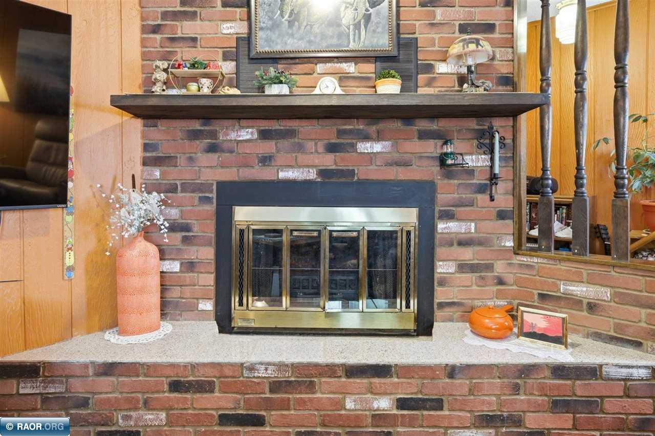 2418 4th Ave E, Hibbing, MN 55746 Listing Photo  13