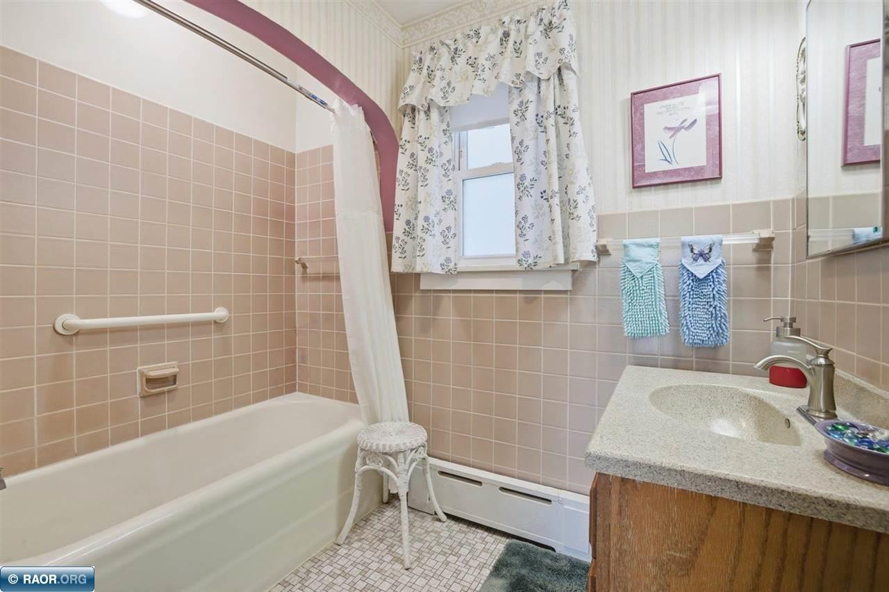 2418 4th Ave E, Hibbing, MN 55746 Listing Photo  21