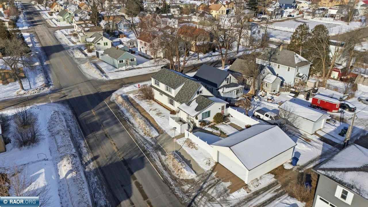 2418 4th Ave E, Hibbing, MN 55746 Listing Photo  4