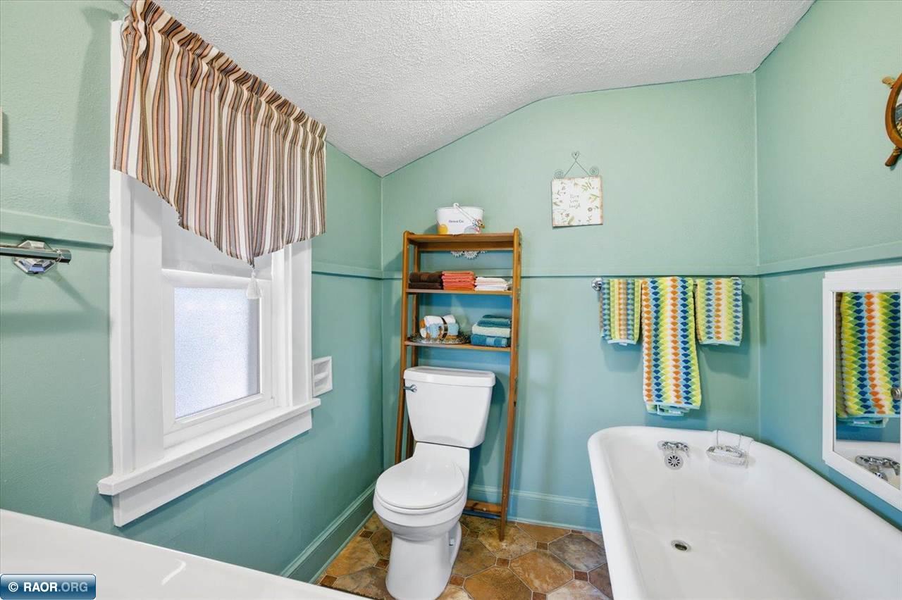 2418 4th Ave E, Hibbing, MN 55746 Listing Photo  31