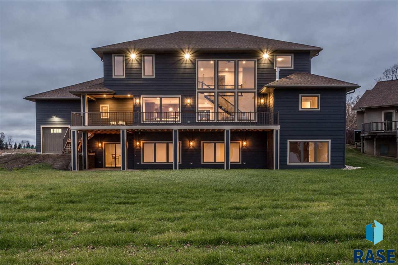 Real Estate Retrievers Bringing Families Home