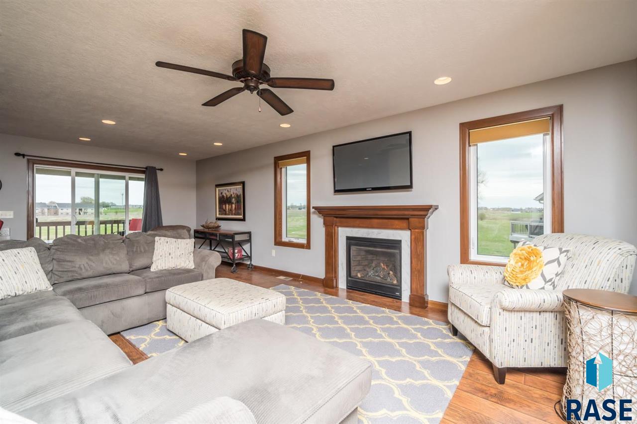The Experience Real Estate 4901 W Galaxy Cir Sioux Falls Sd