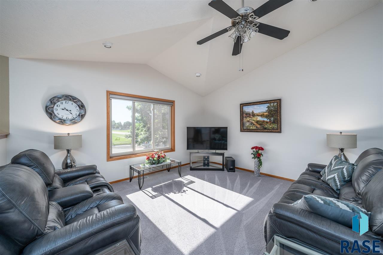 The Experience Real Estate 1721 S Discovery Ave Sioux Falls Sd 57106 Real Estate Listing