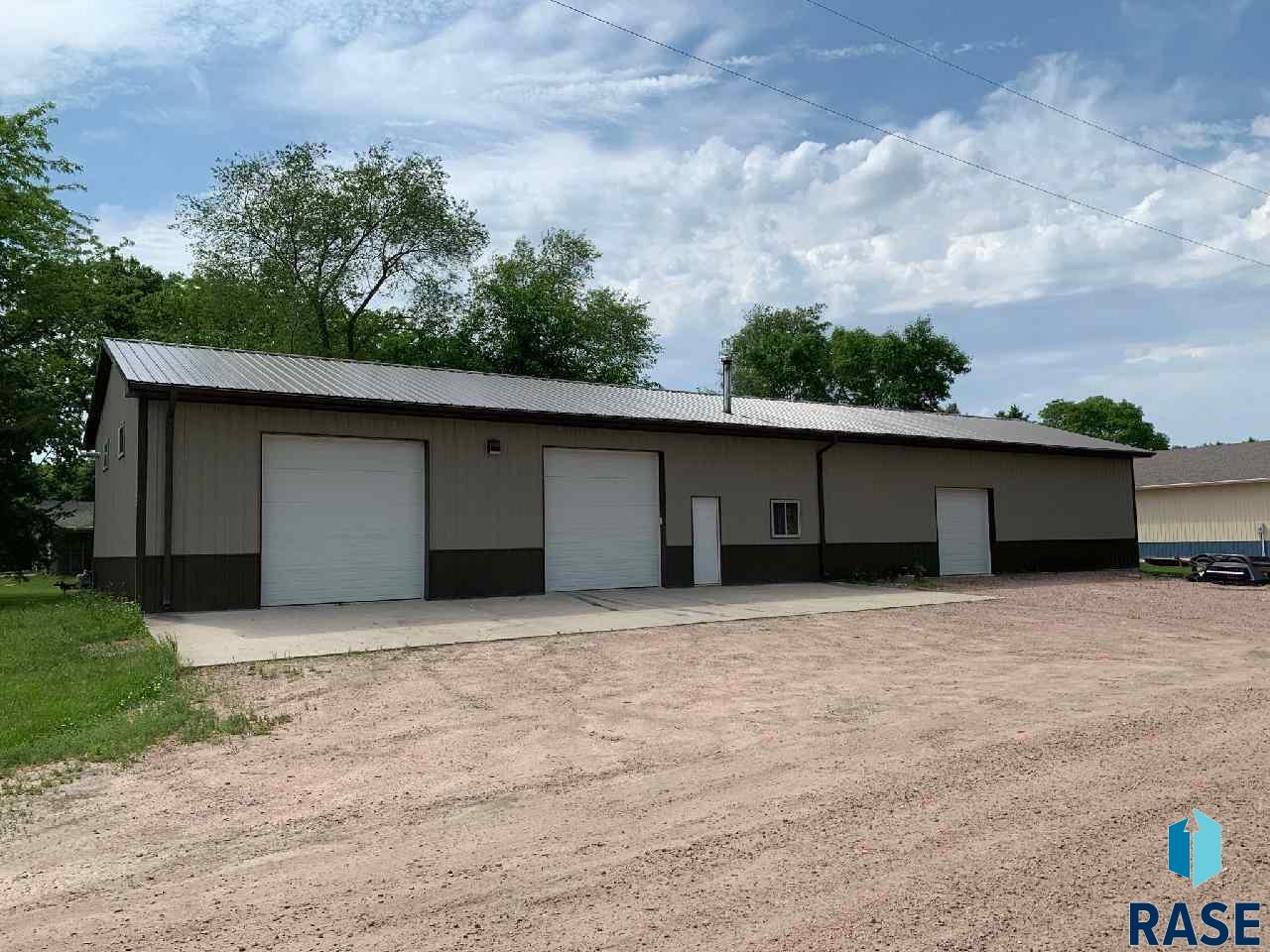 826 E 8th St Dell Rapids Sd 57022