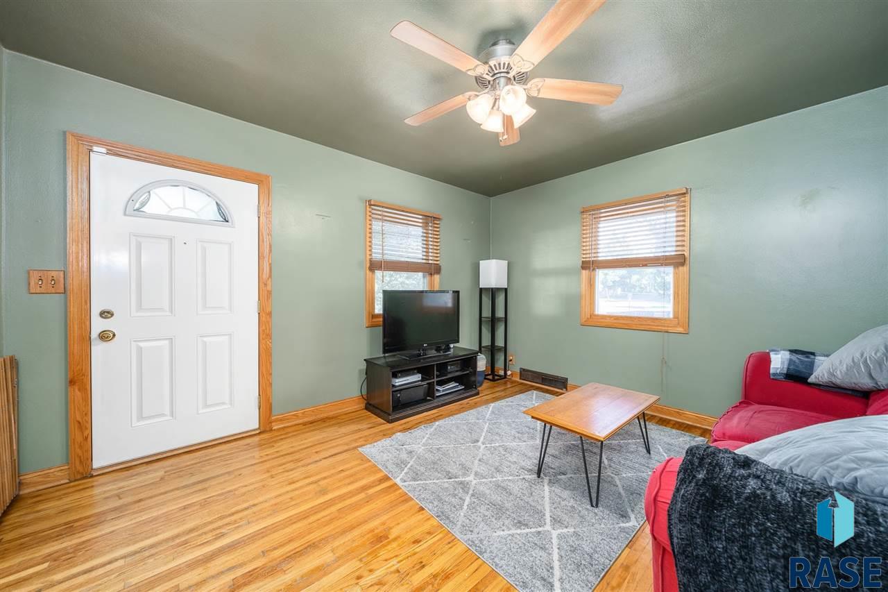 The Experience Real Estate 1106 S Western Ave Sioux Falls Sd 57105 Real Estate Listing