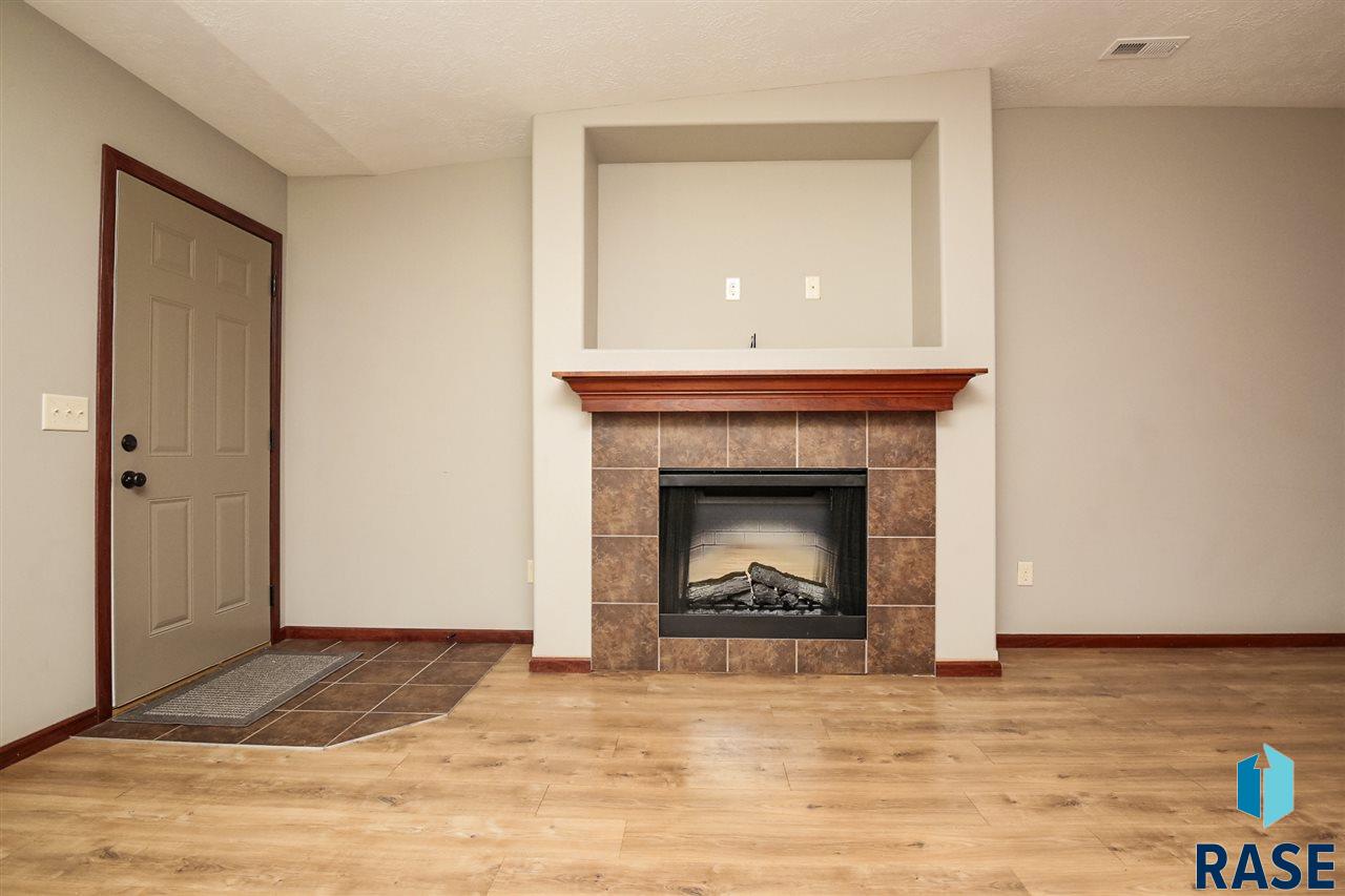 The Experience Real Estate 2811 E Hearthstone Pl Sioux Falls Sd 57108 Real Estate Listing