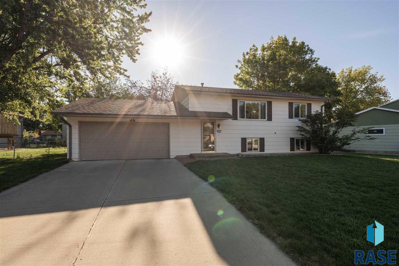 5204 S Holbrook Avenue, Sioux Falls, SD 57106