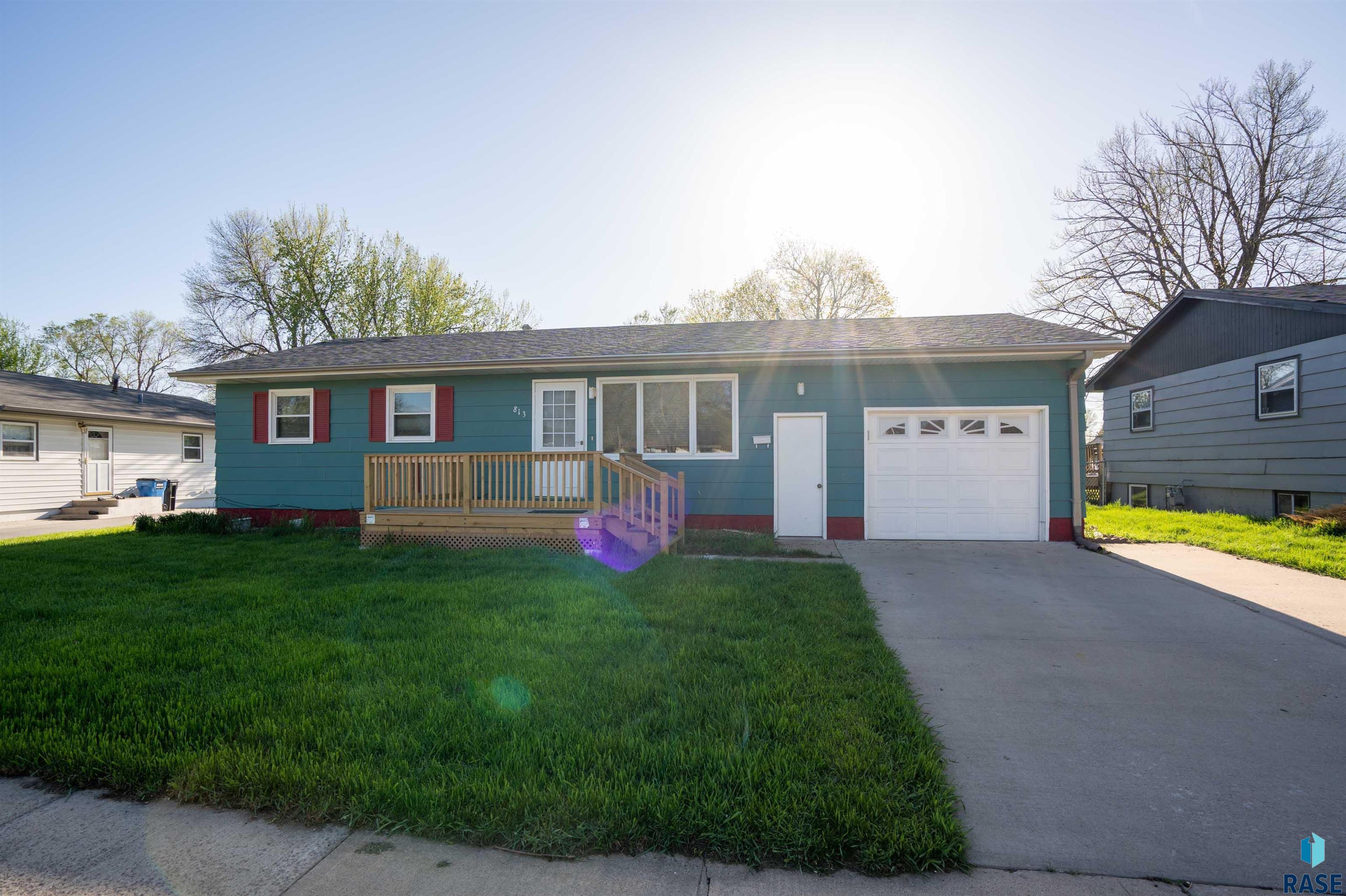 813 S Highland Avenue, Sioux Falls, SD 57103