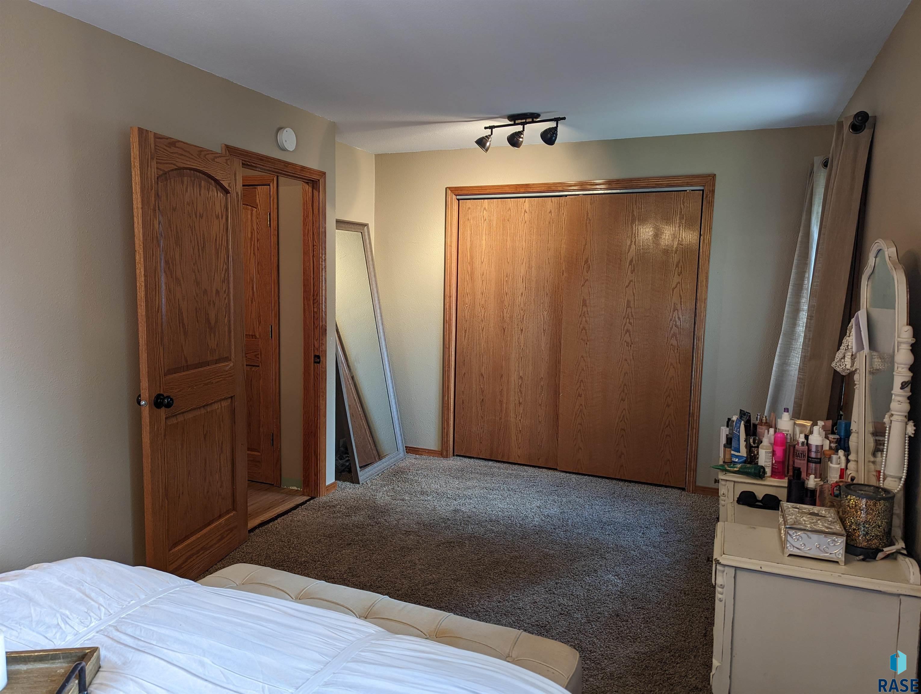 1113 S Joliet St Street