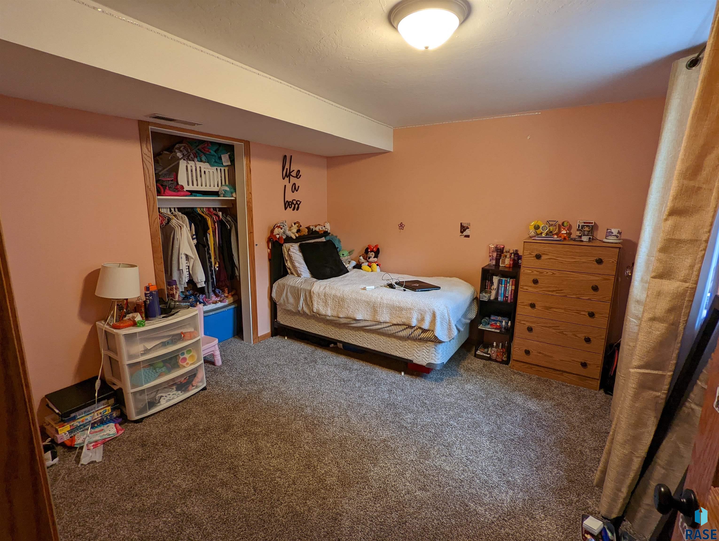 1113 S Joliet St Street