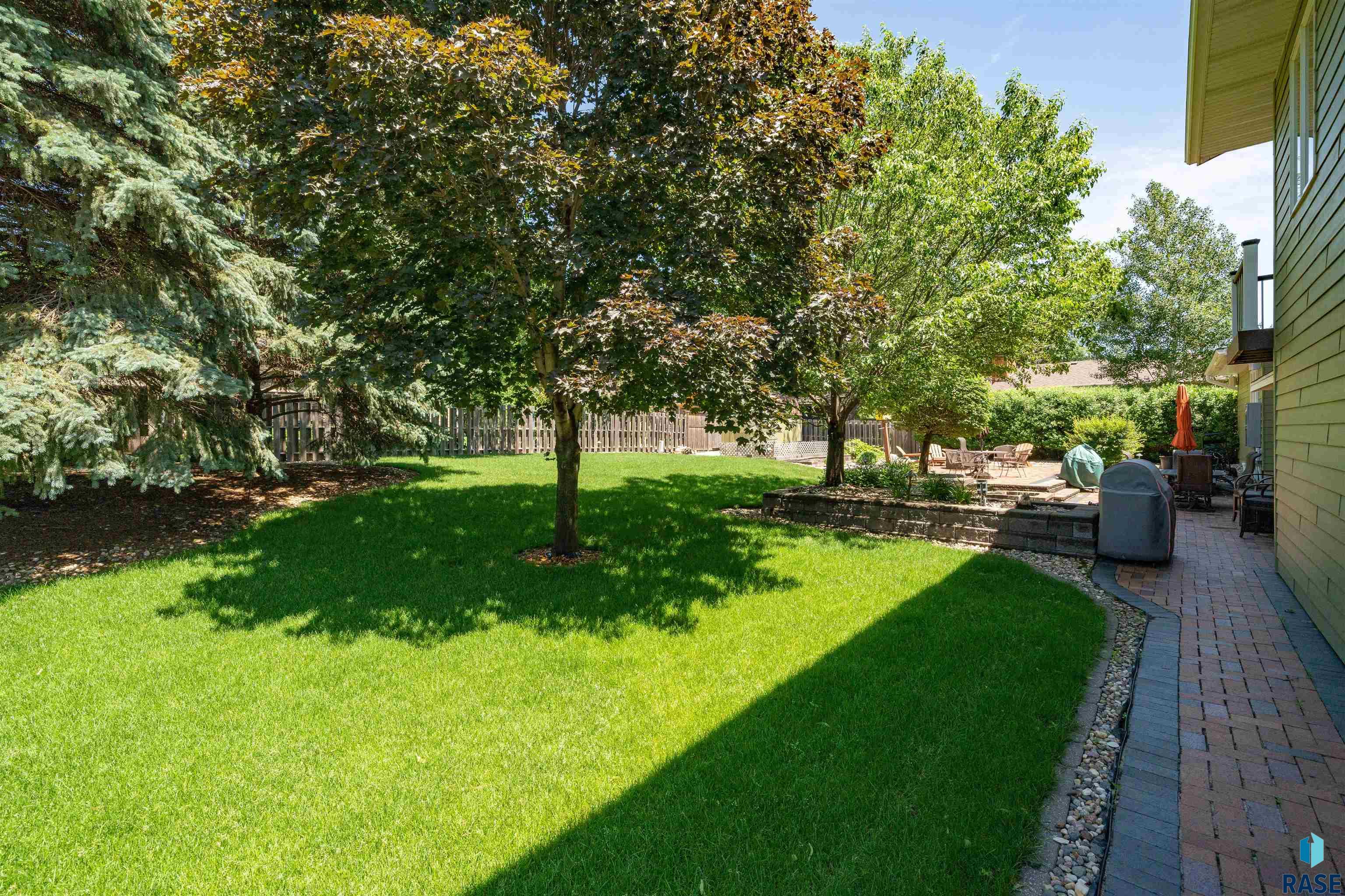 708 E Alder Ln