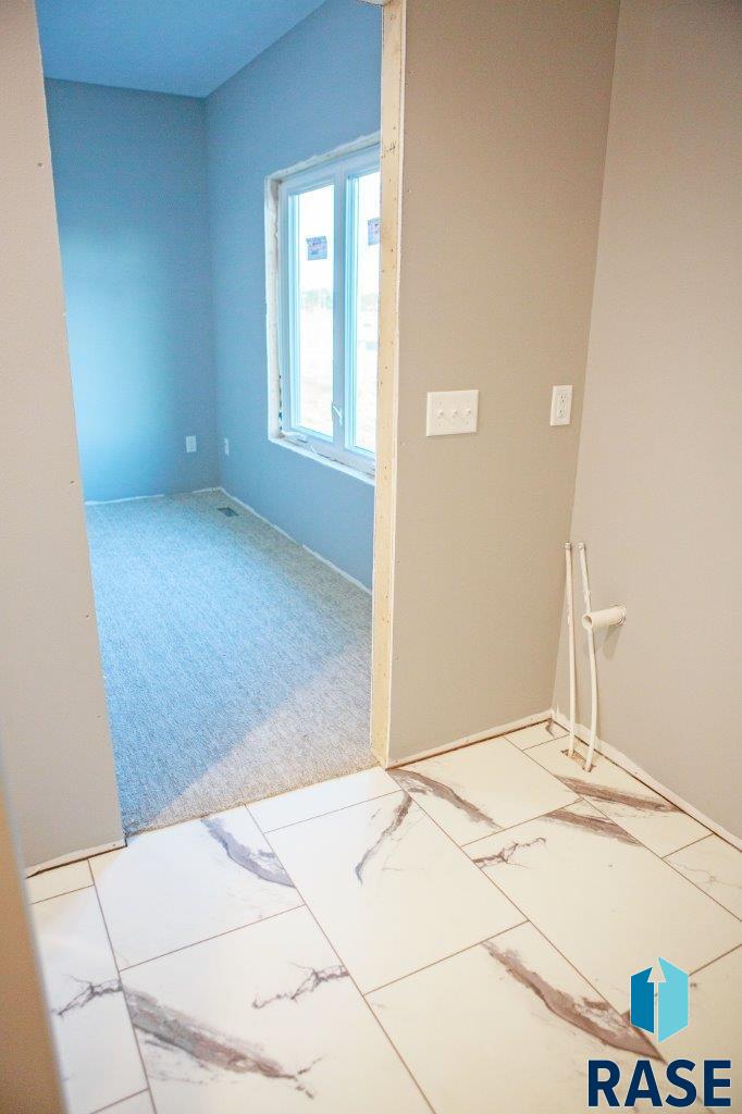 121 E Birchwood Dr Drive