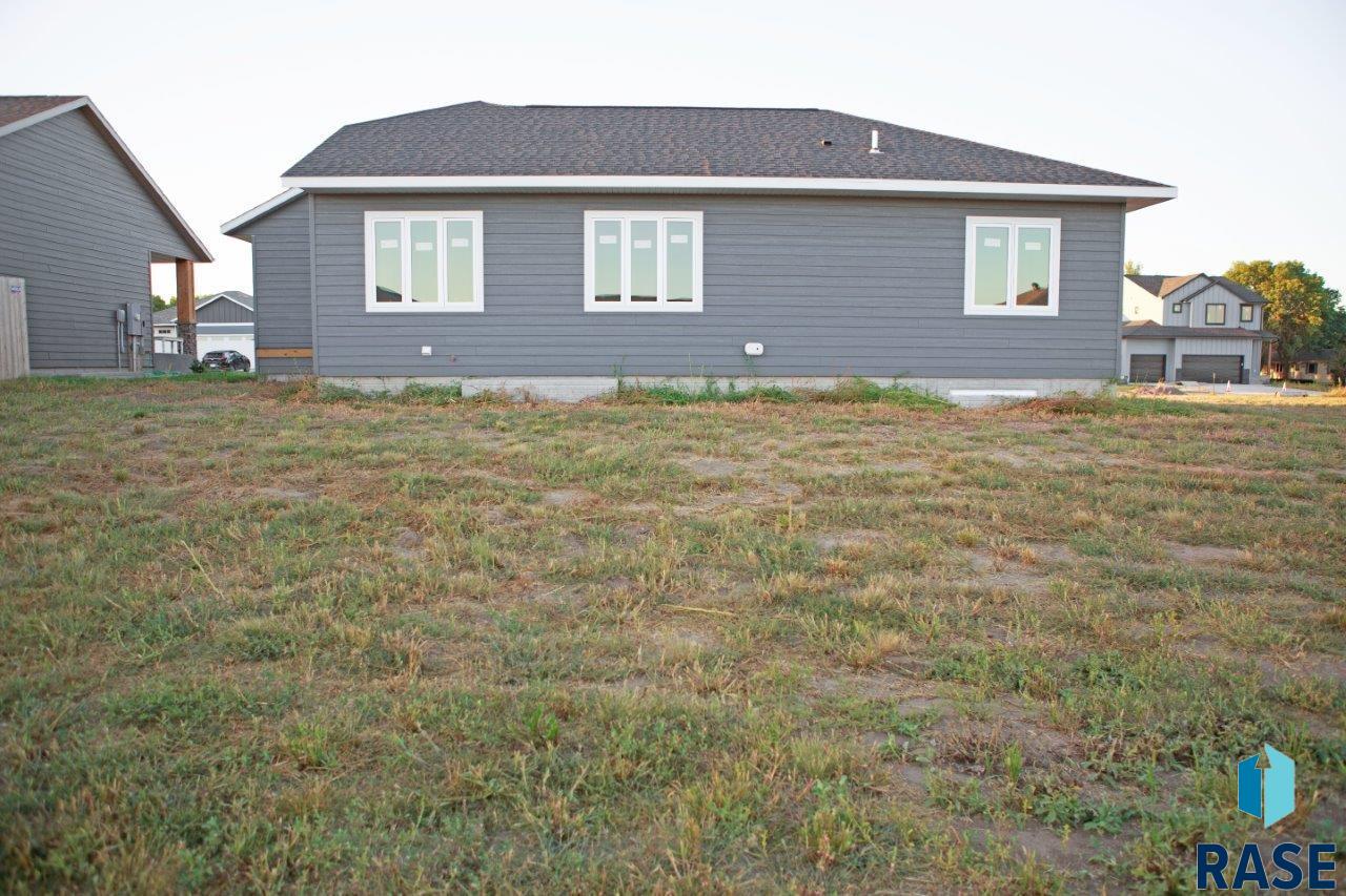121 E Birchwood Dr