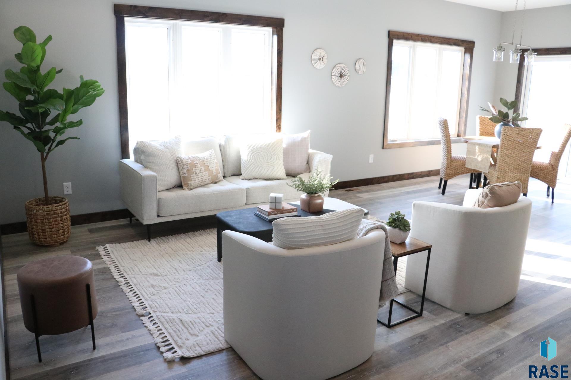 121 E Birchwood Dr Drive