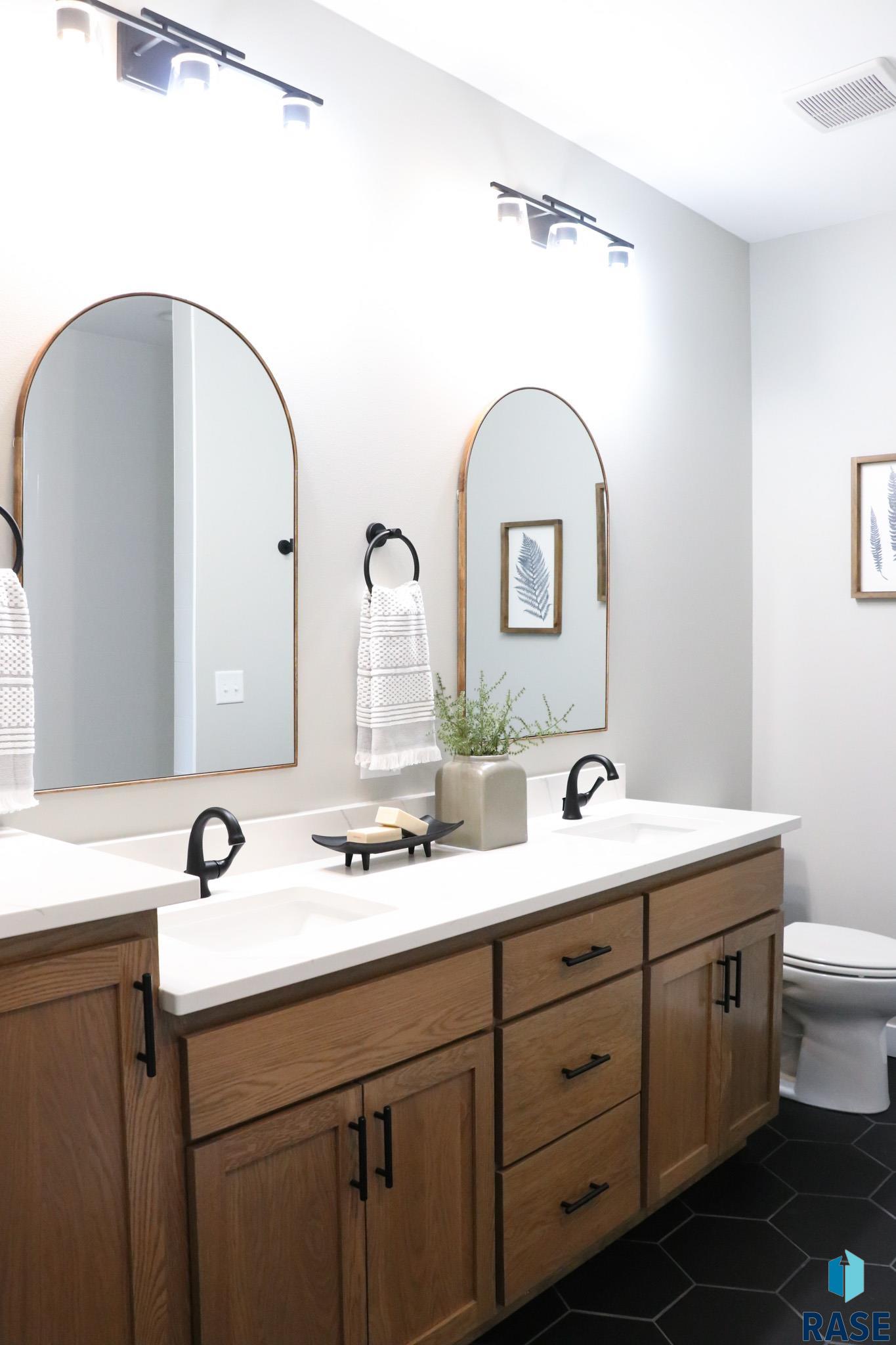 308 N Wildcat Dr Drive