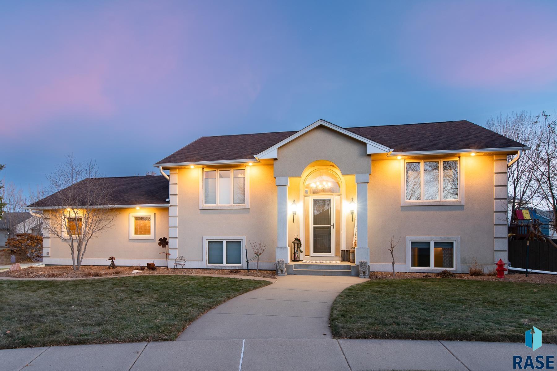 5900 S Sandra Cir