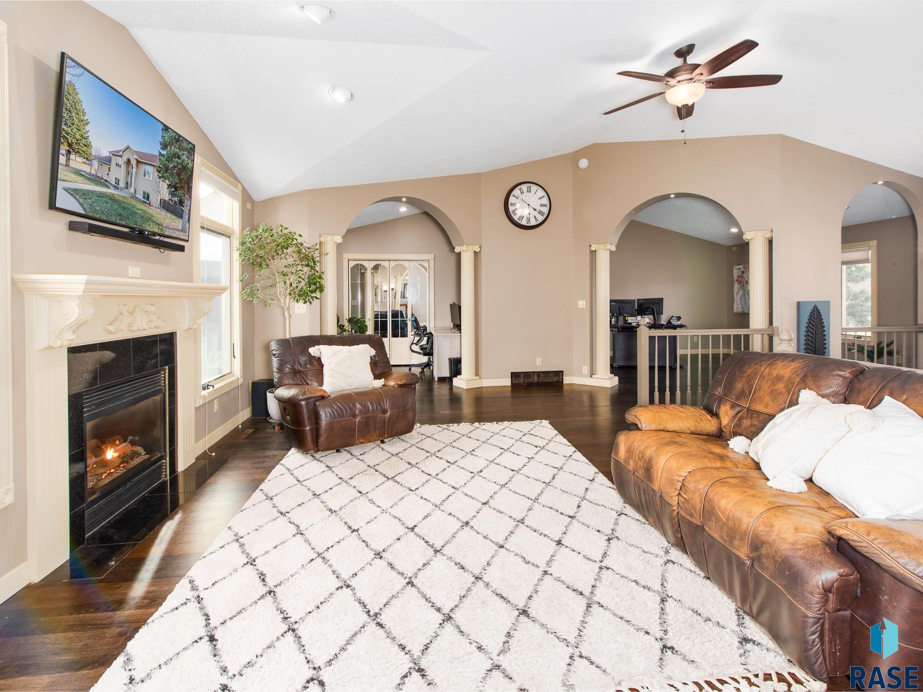 5900 S Sandra Cir