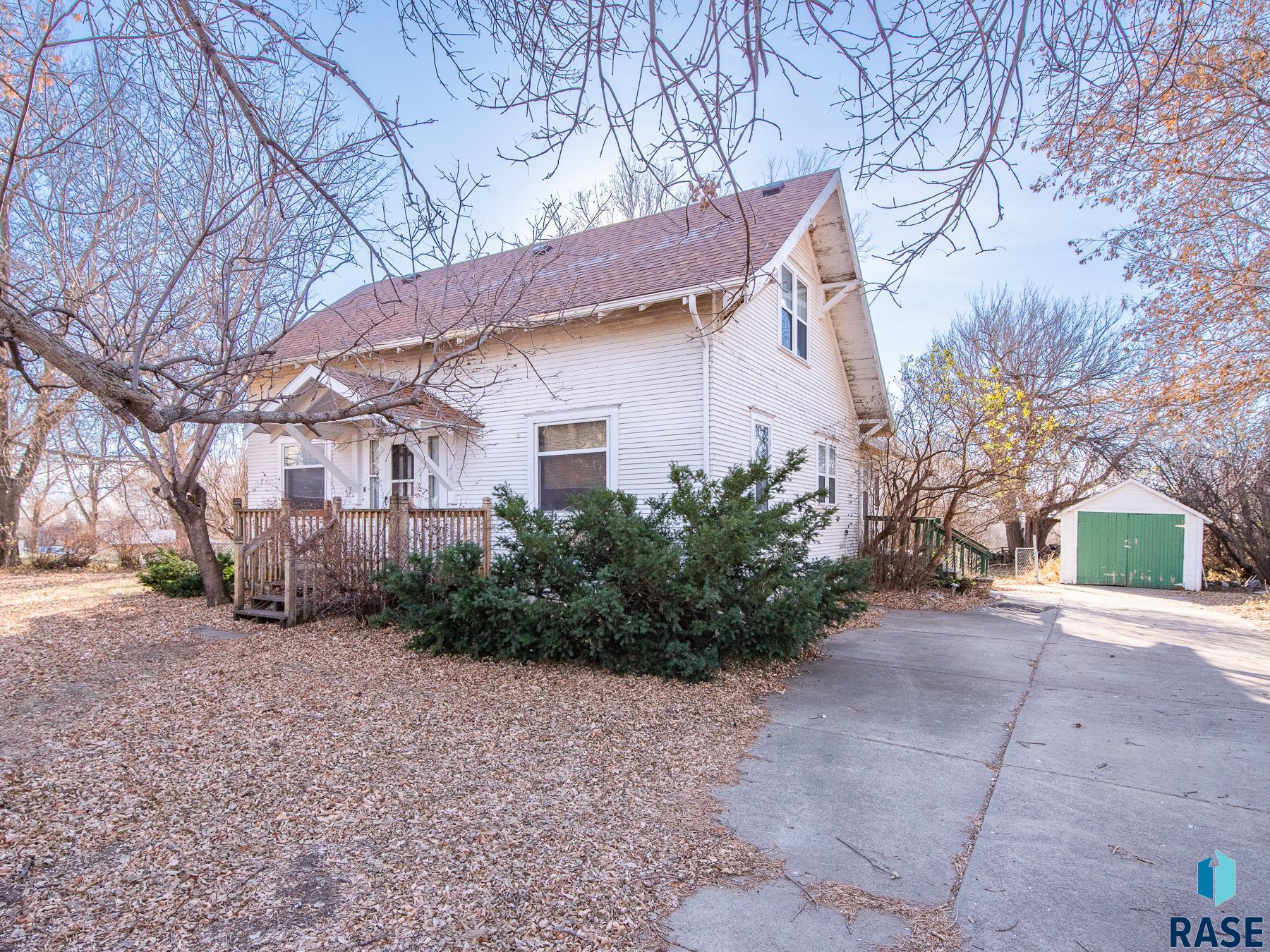 122 W Sanborn Street, Parker, SD 57053