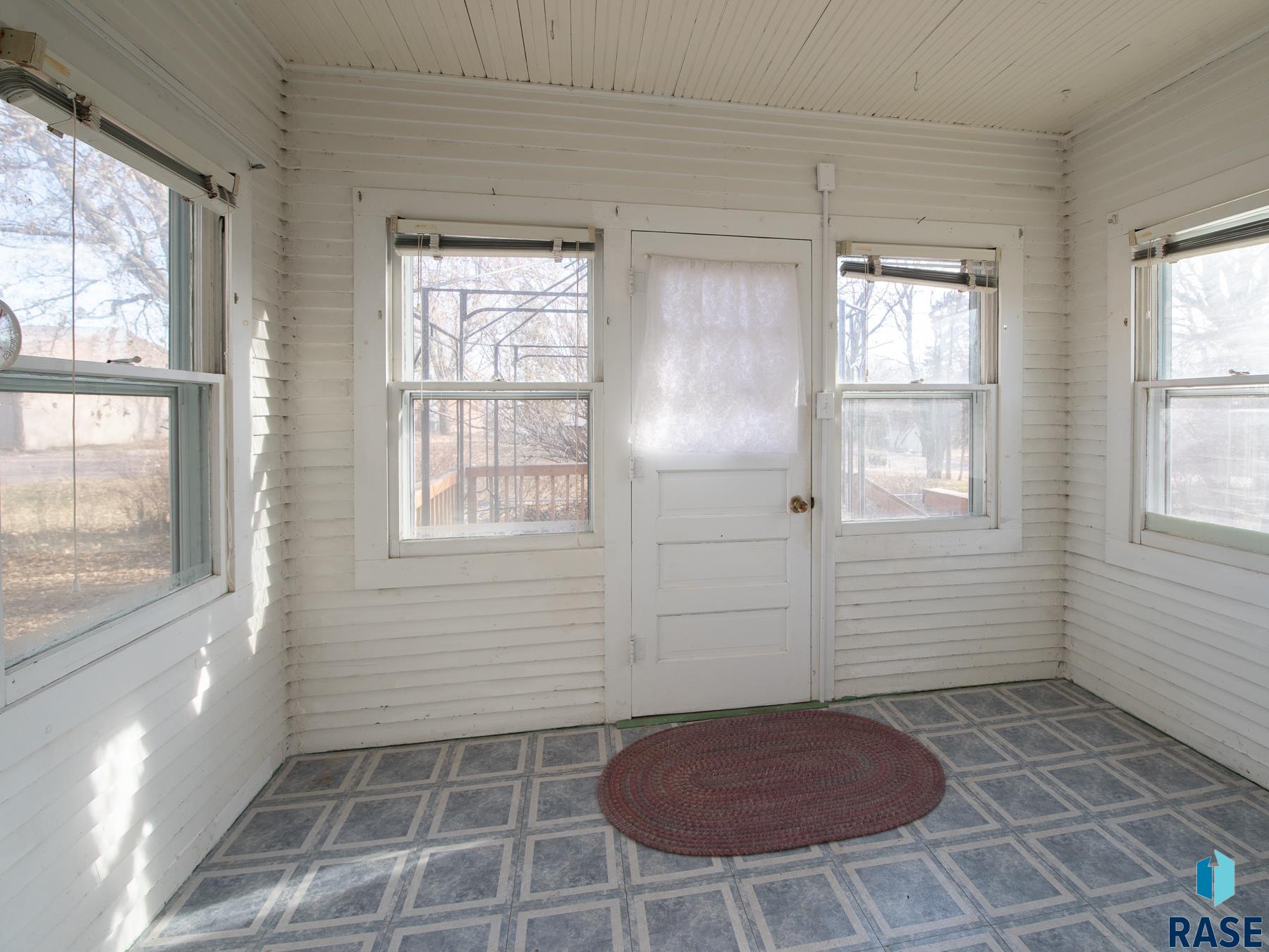 122 W Sanborn St