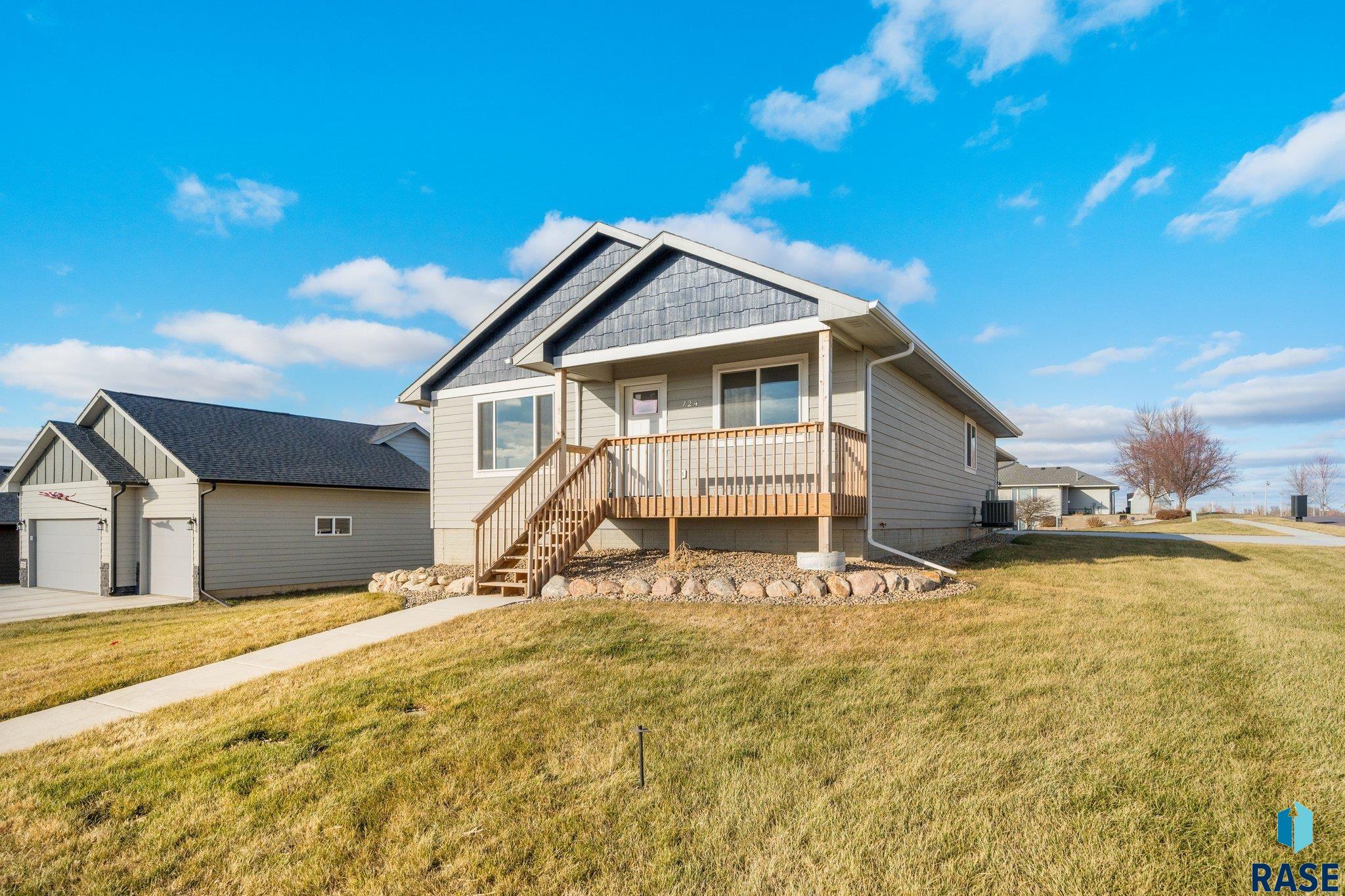 724 Sarah Cir