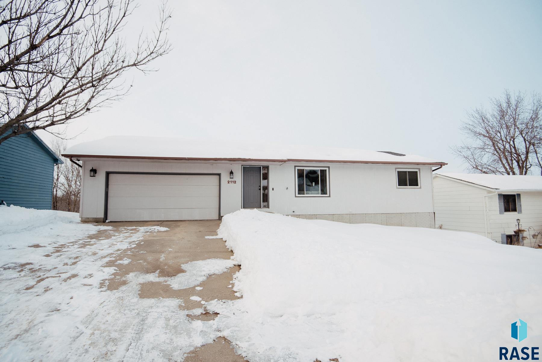 2112 E Tricia Ln Lane