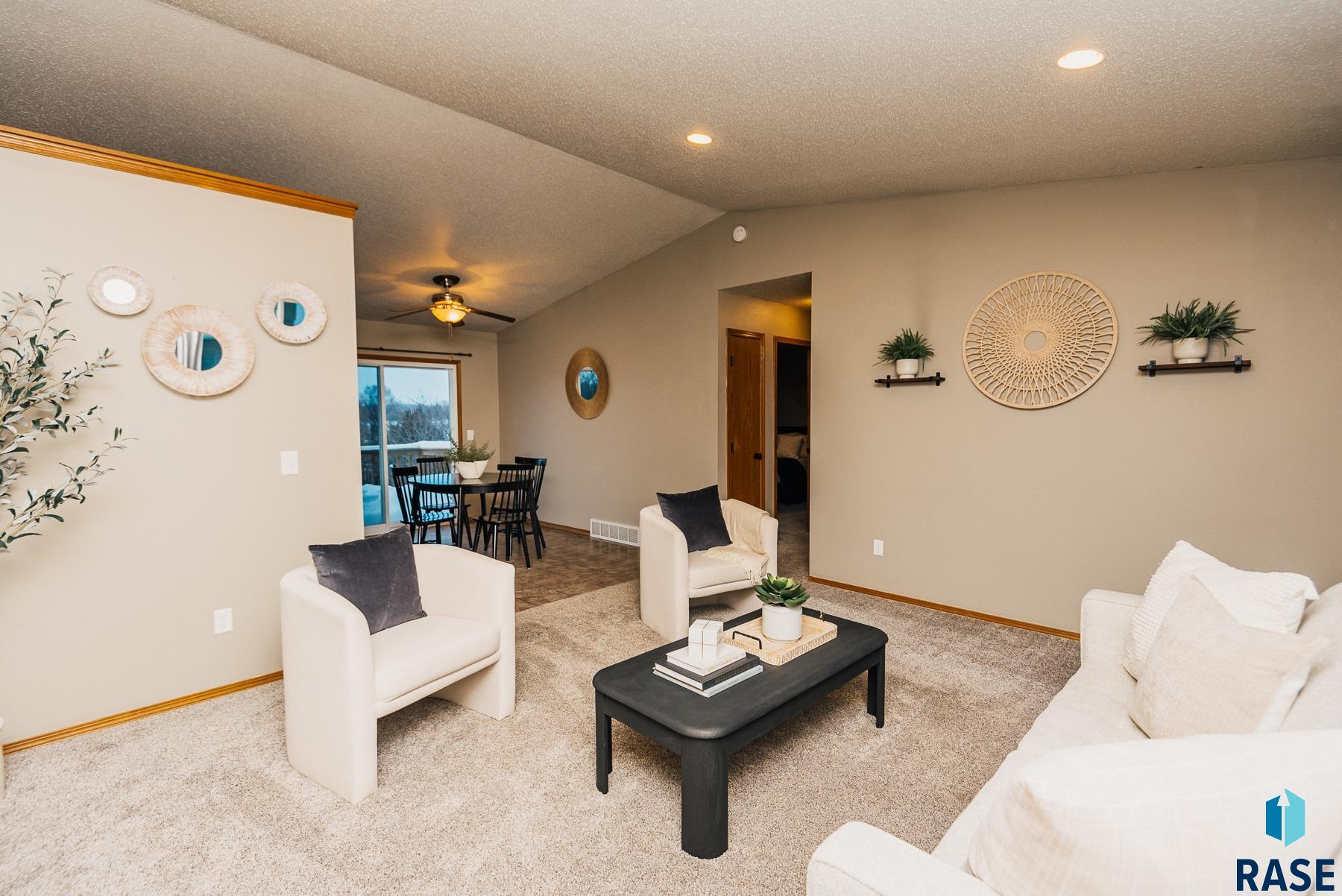 2112 E Tricia Ln Lane