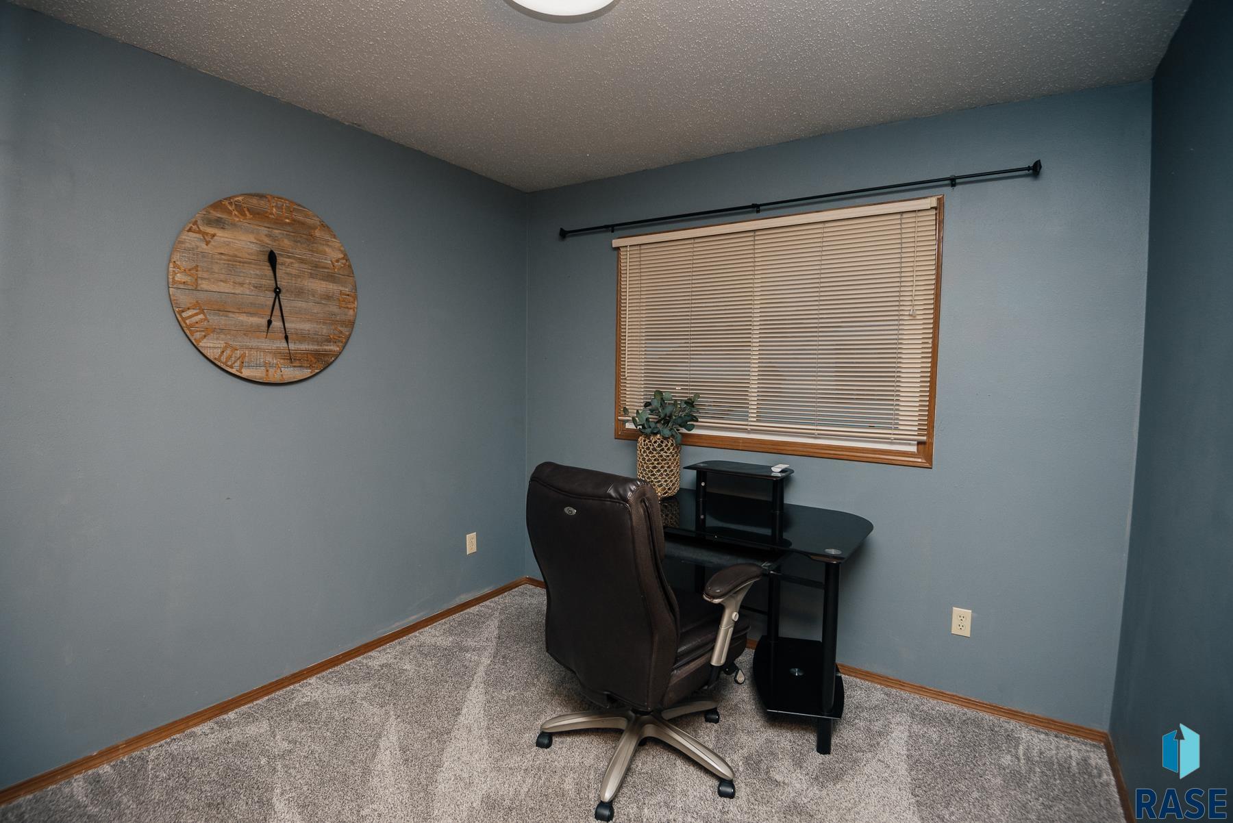 2112 E Tricia Ln Lane