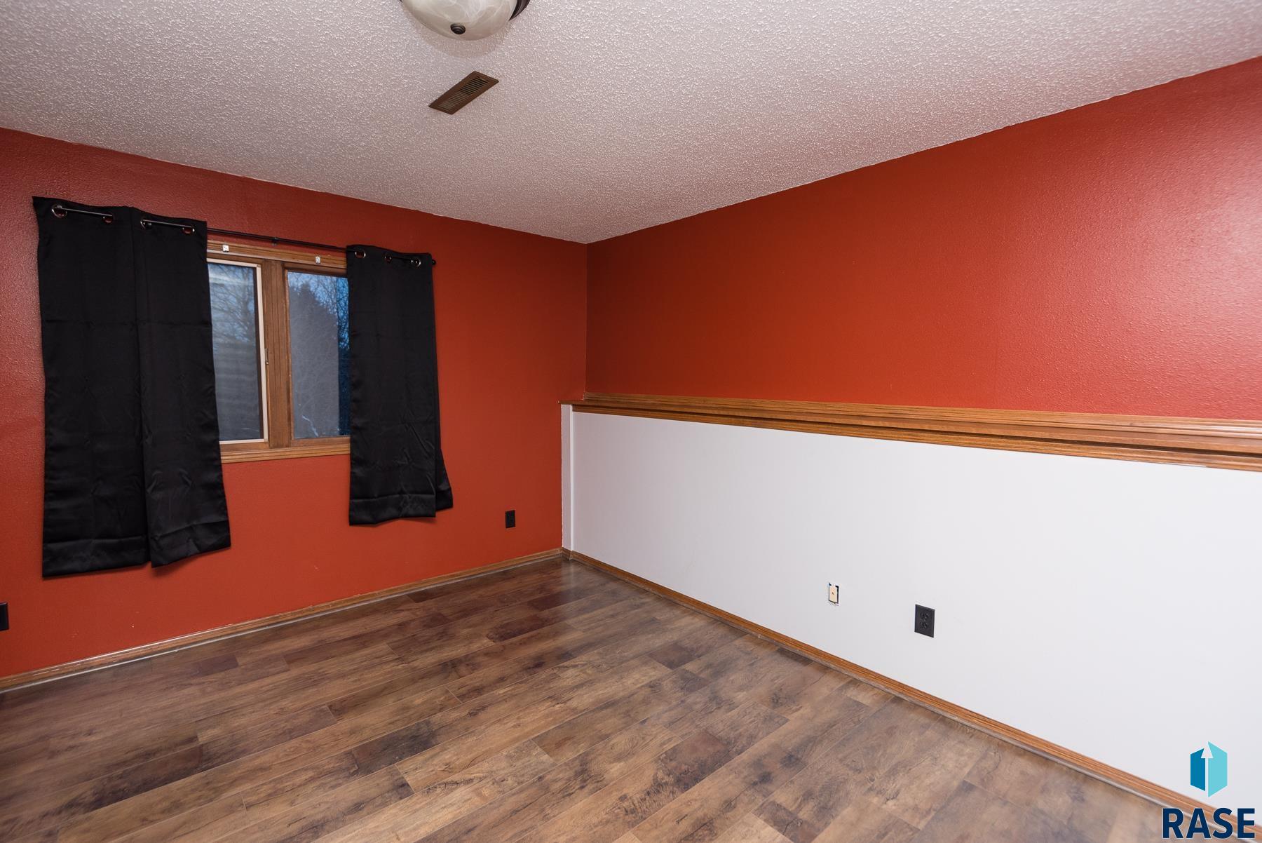 2112 E Tricia Ln