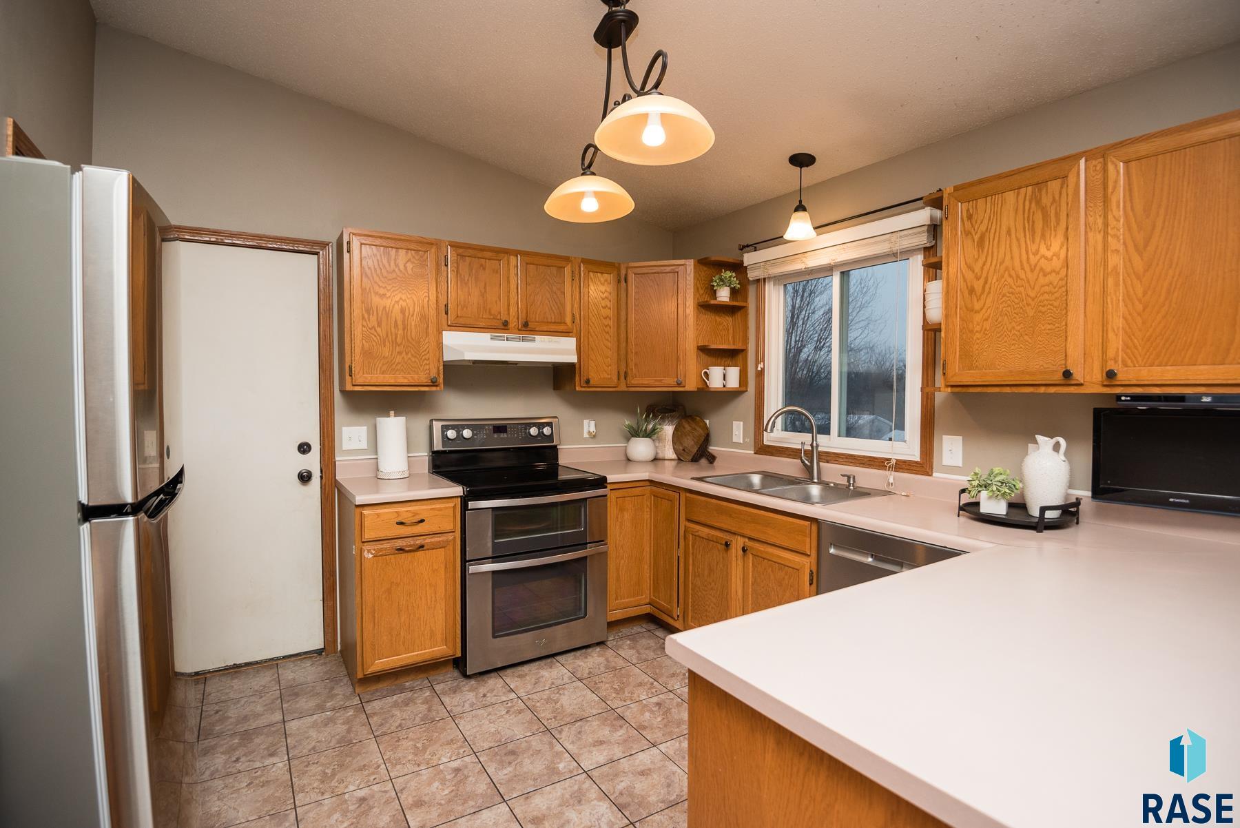 2112 E Tricia Ln