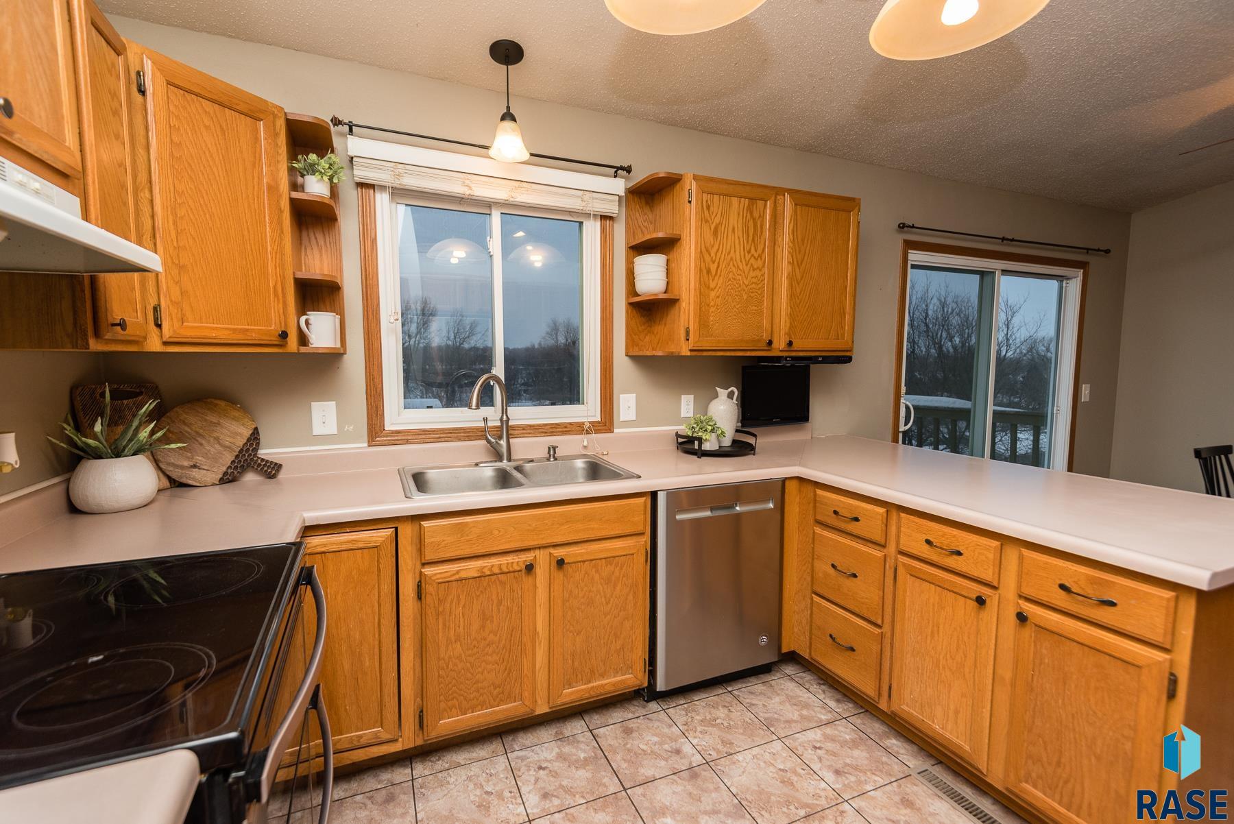 2112 E Tricia Ln