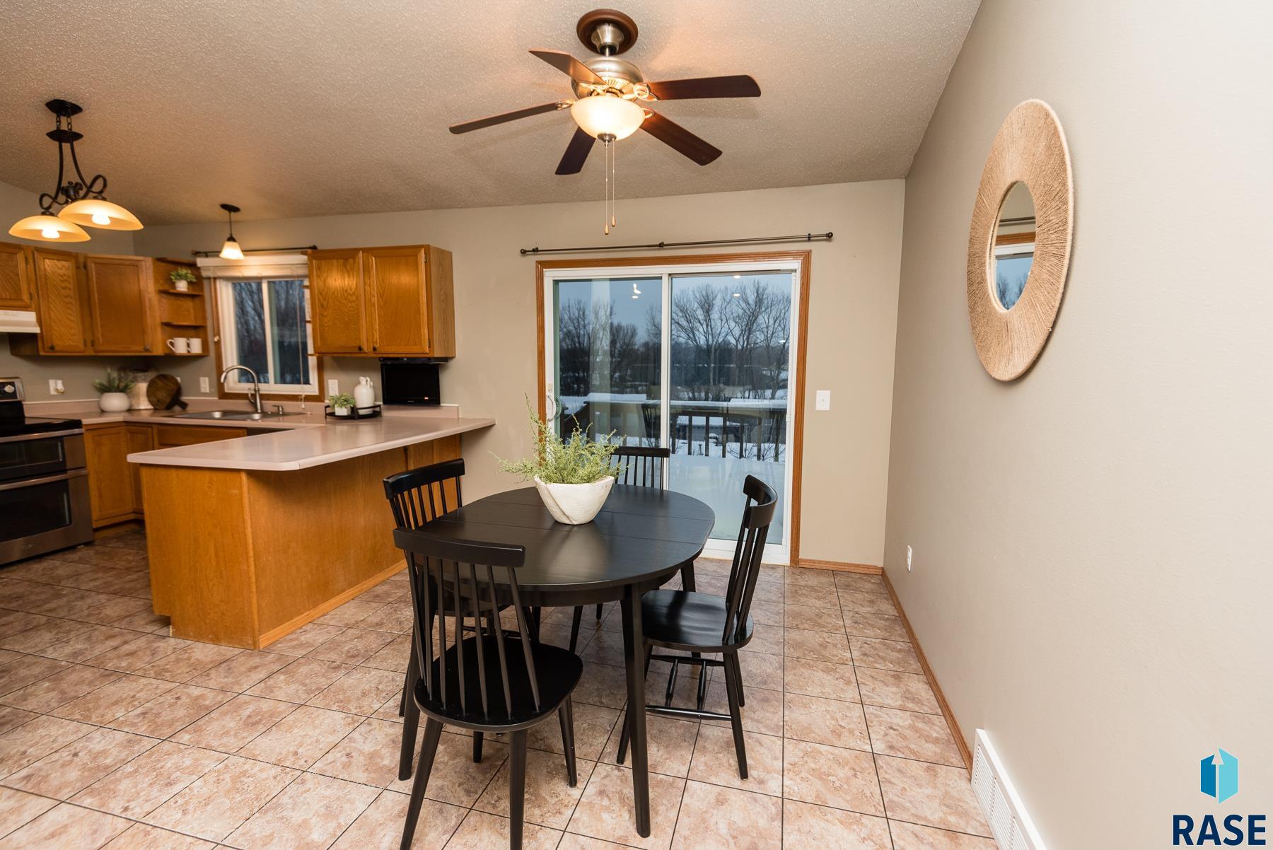 2112 E Tricia Ln Lane