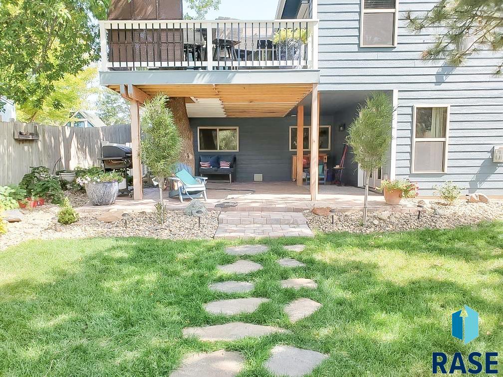 445 N Jenny Ave