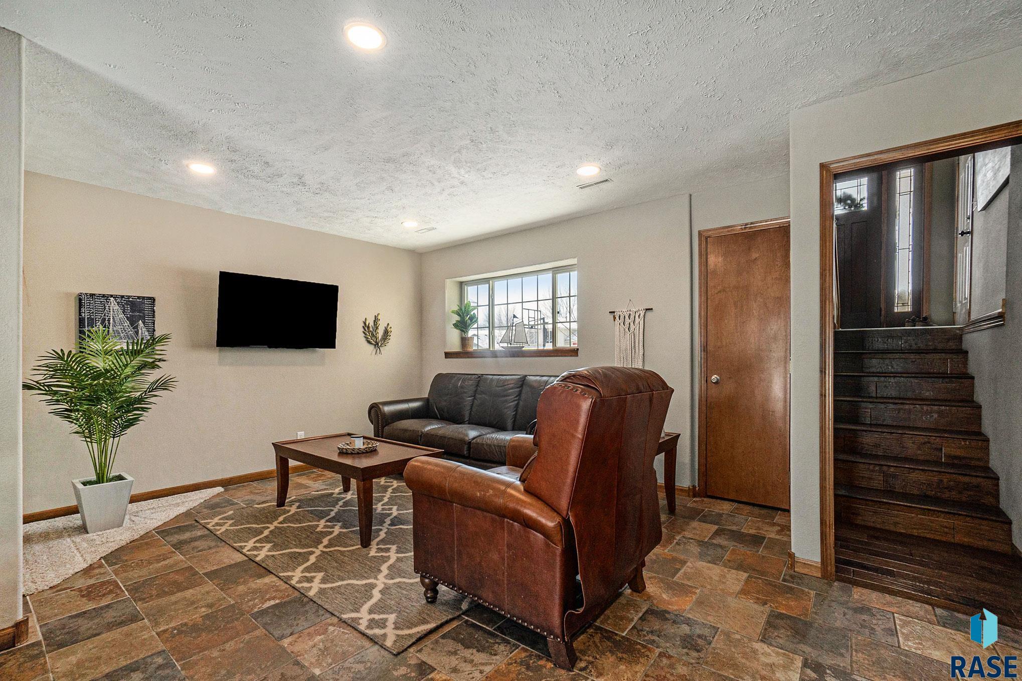 4204 S Bedford Ave Avenue