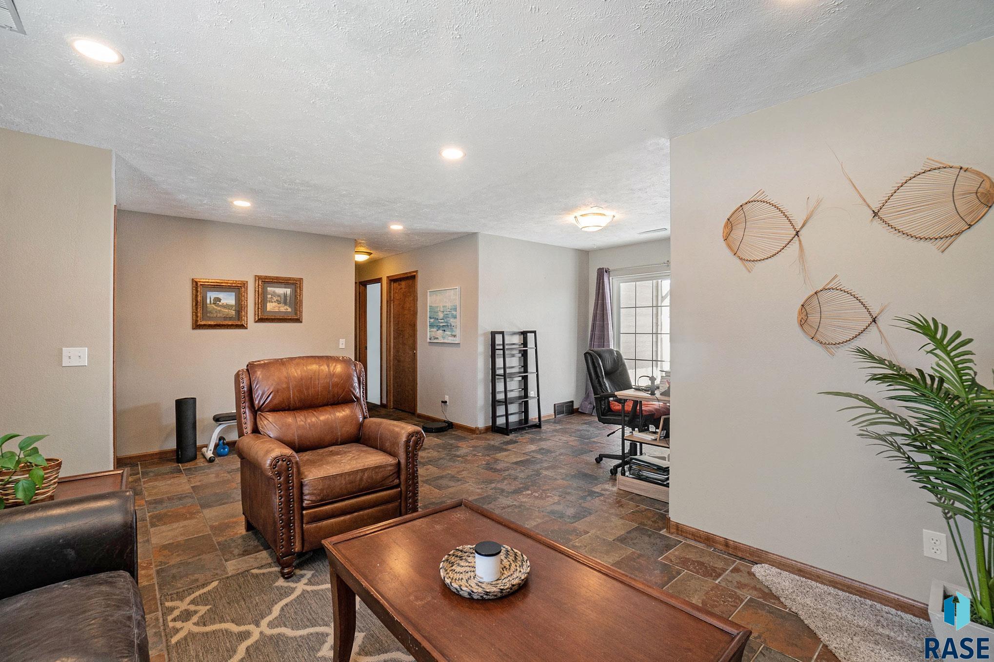 4204 S Bedford Ave Avenue