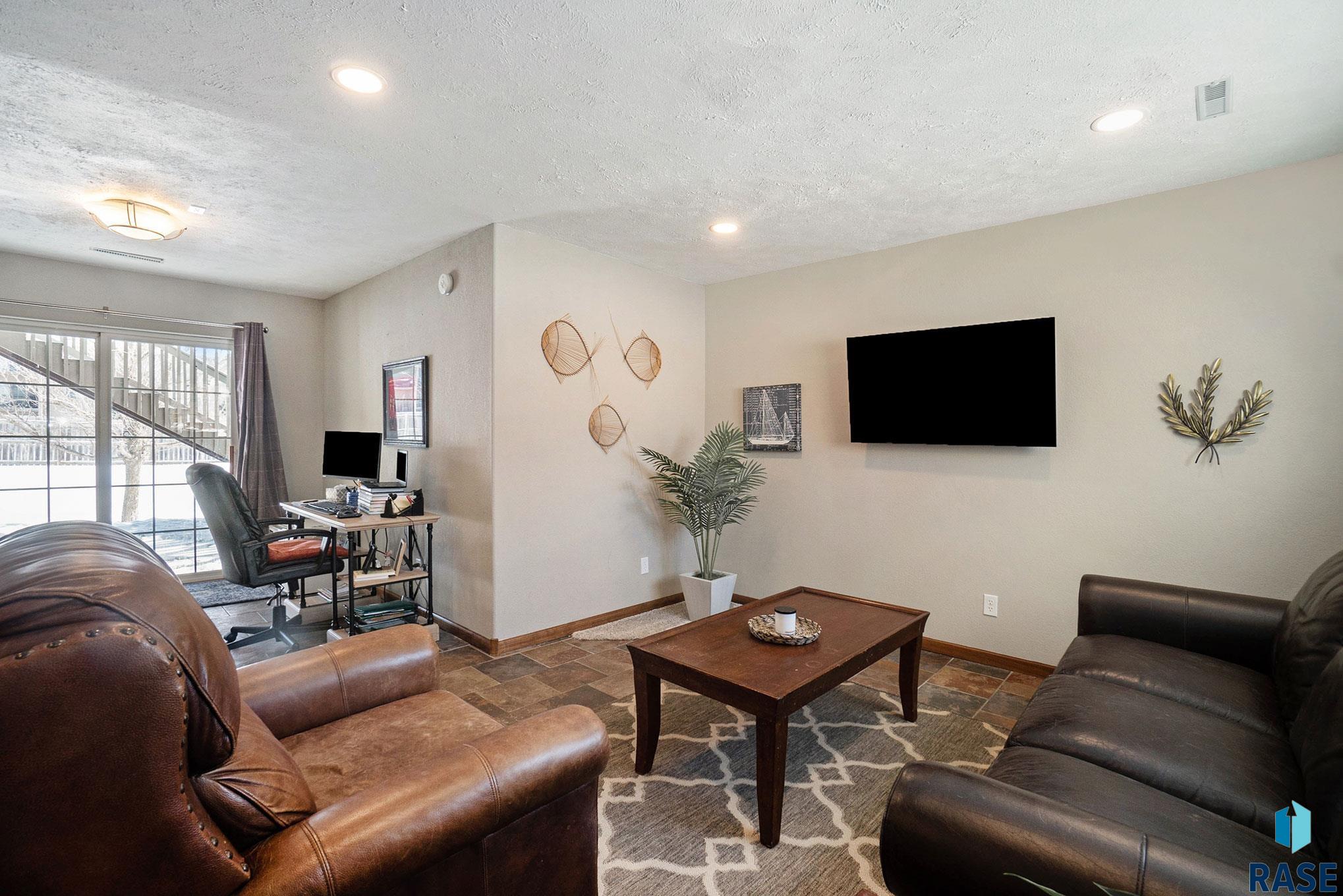 4204 S Bedford Ave Avenue