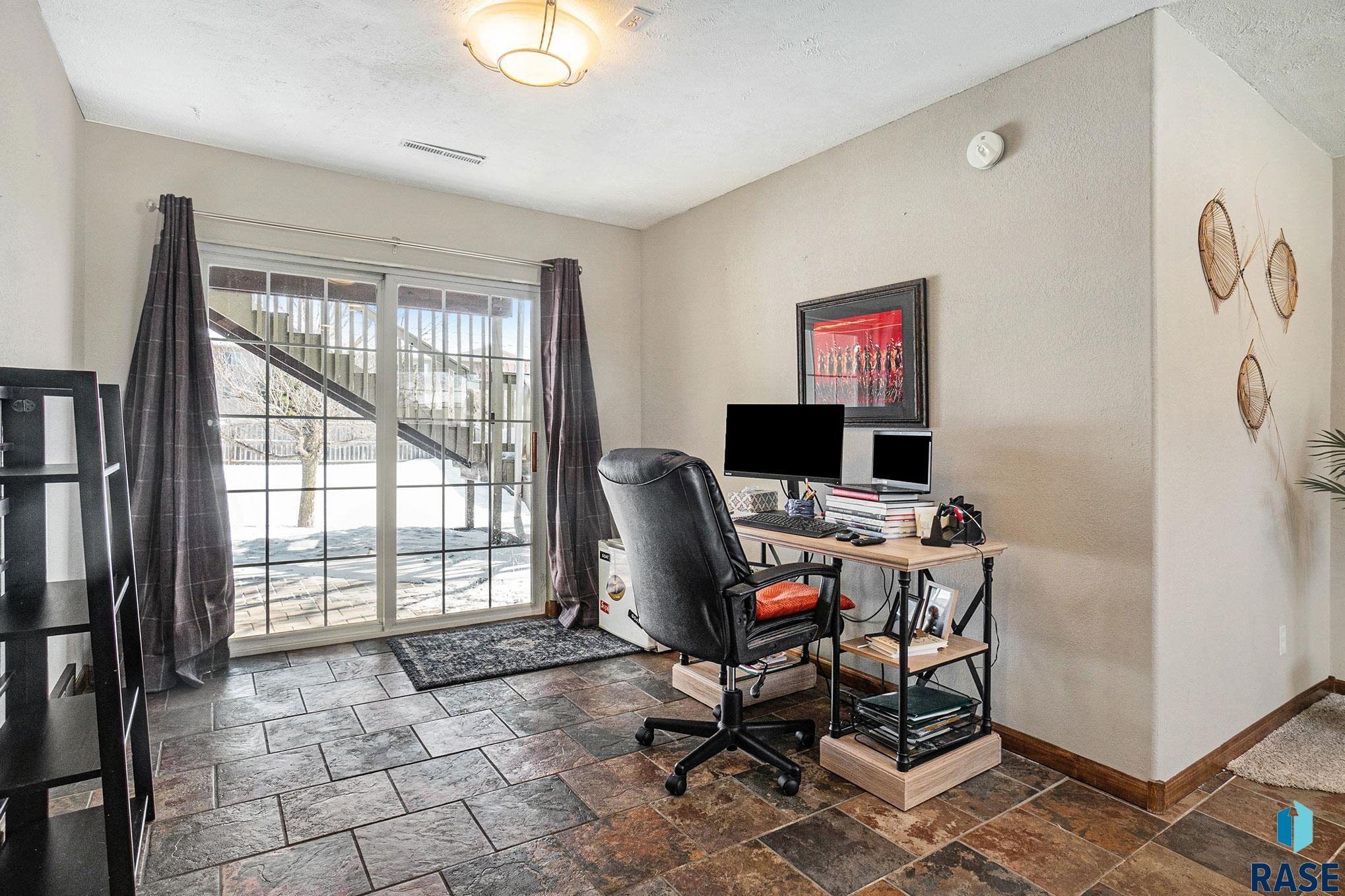 4204 S Bedford Ave